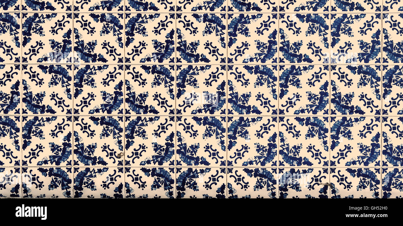 Azulejos, traditional Portuguese tiles Stock Photo - Alamy