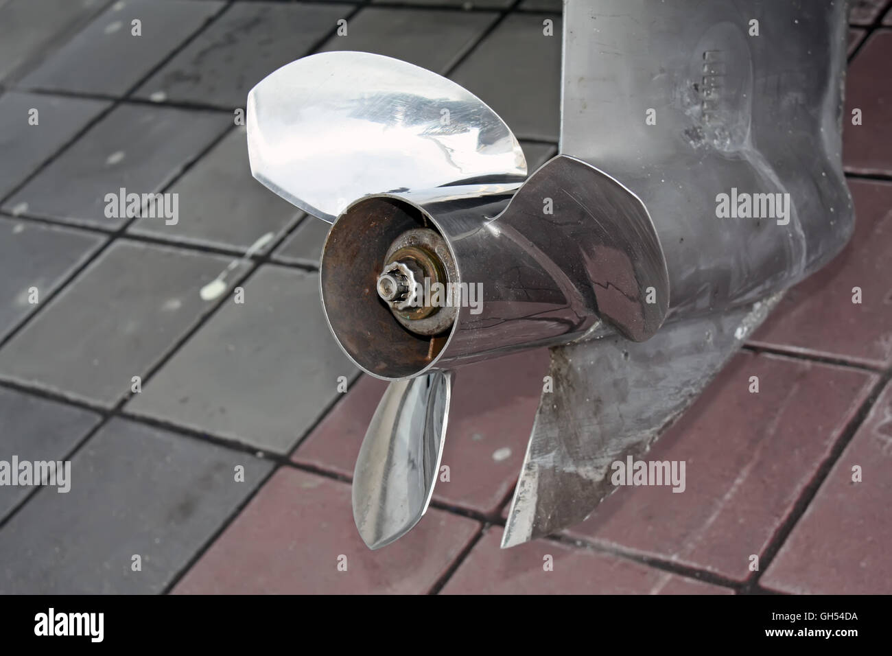 New boat engine propeller. New ship engine propeller Stock Photo Alamy