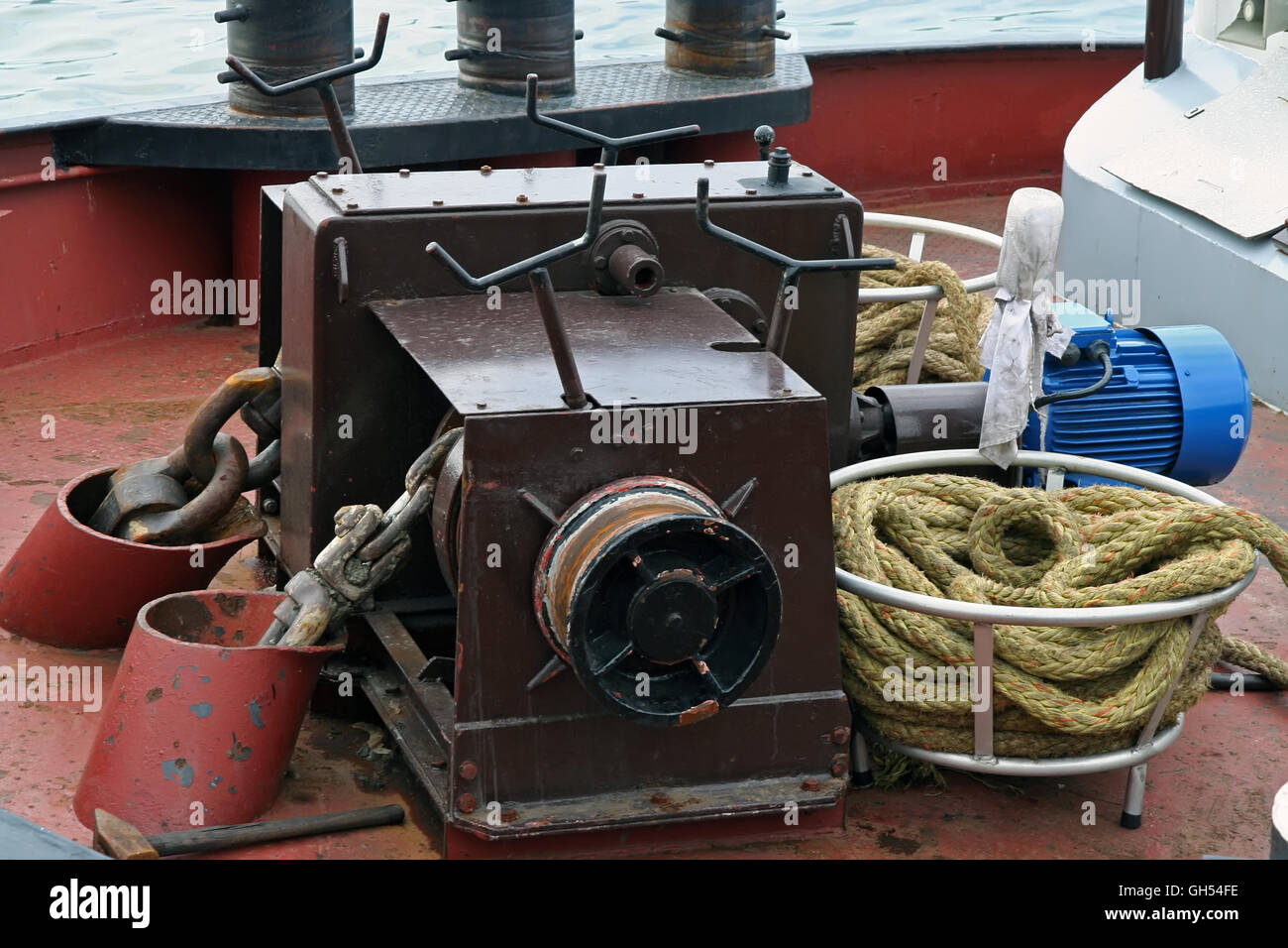 Ship deck rope engine. Rope winch on a ship deck Stock Photo Alamy