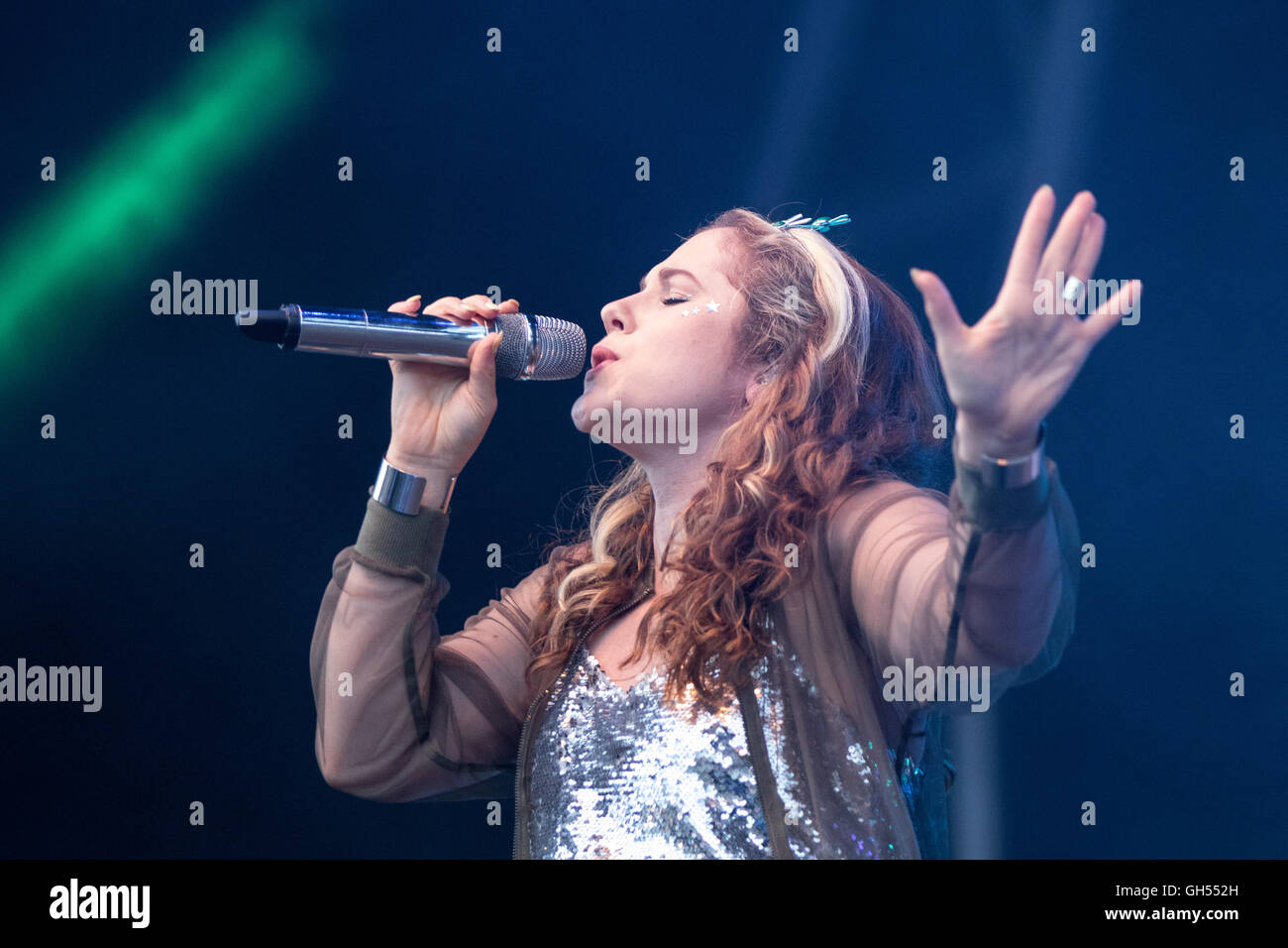 Katy B on stage at Camp Bestival in Dorset July 2016 Stock Photo