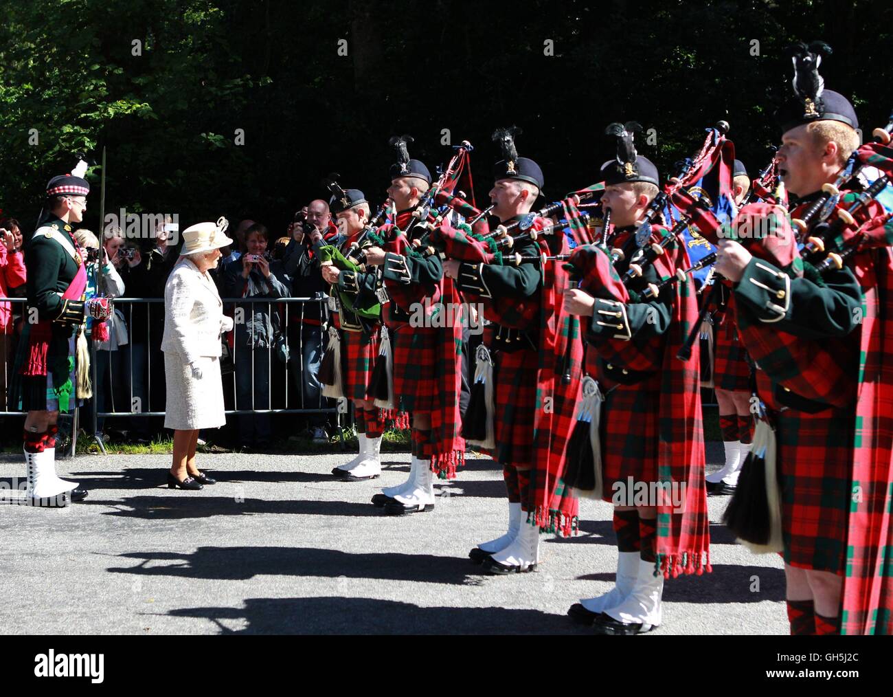 Queen Elizabeth II with Major Dougie Watson Royal Guard Commanders