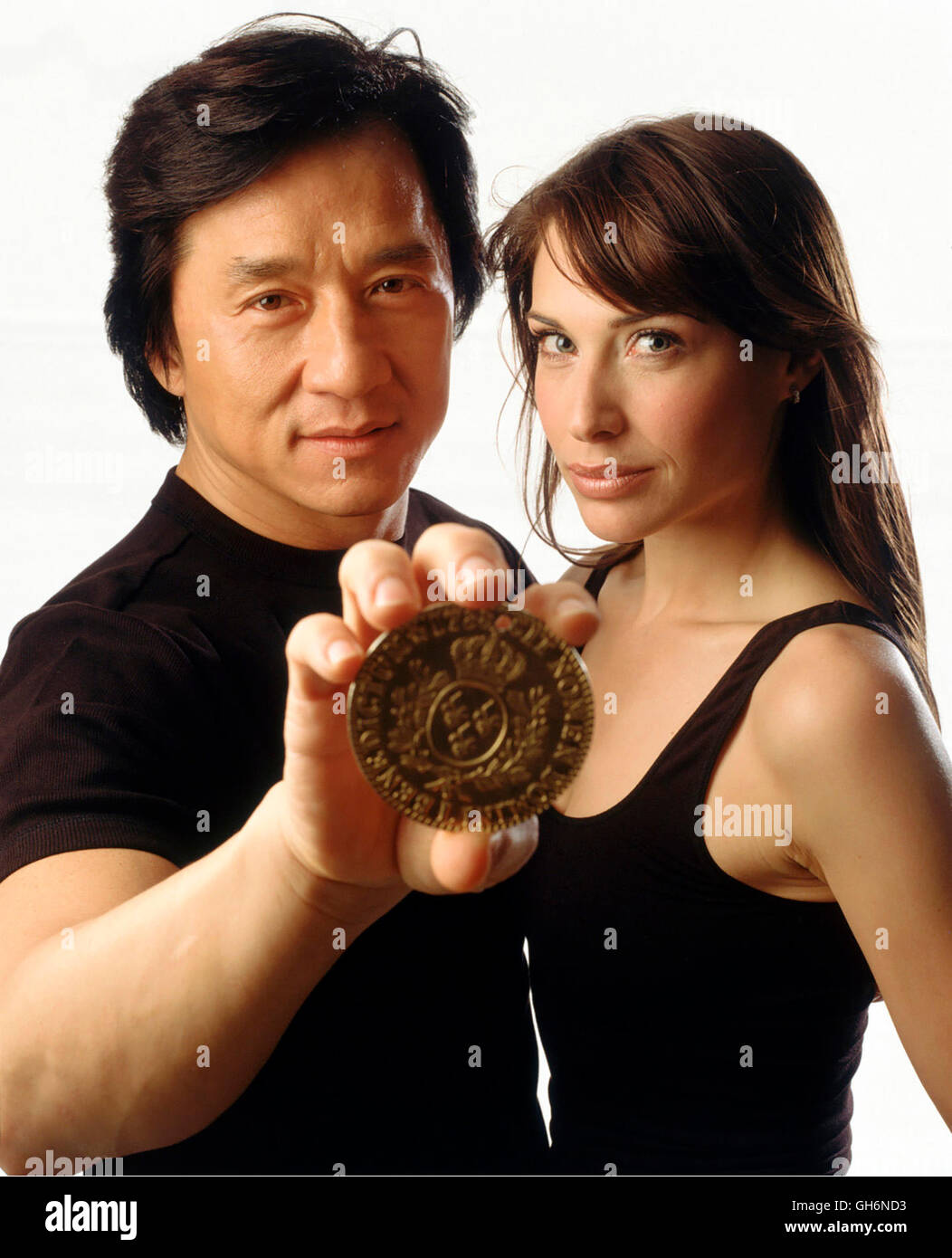 DAS MEDALLION / The Medallion HK/USA 2003 / Gordon Chan Szene mit Eddie Yang (JACKIE CHAN) und Nicole James (CLAIRE FORLANI) Regie: Gordon Chan aka. The Medallion Stock Photo