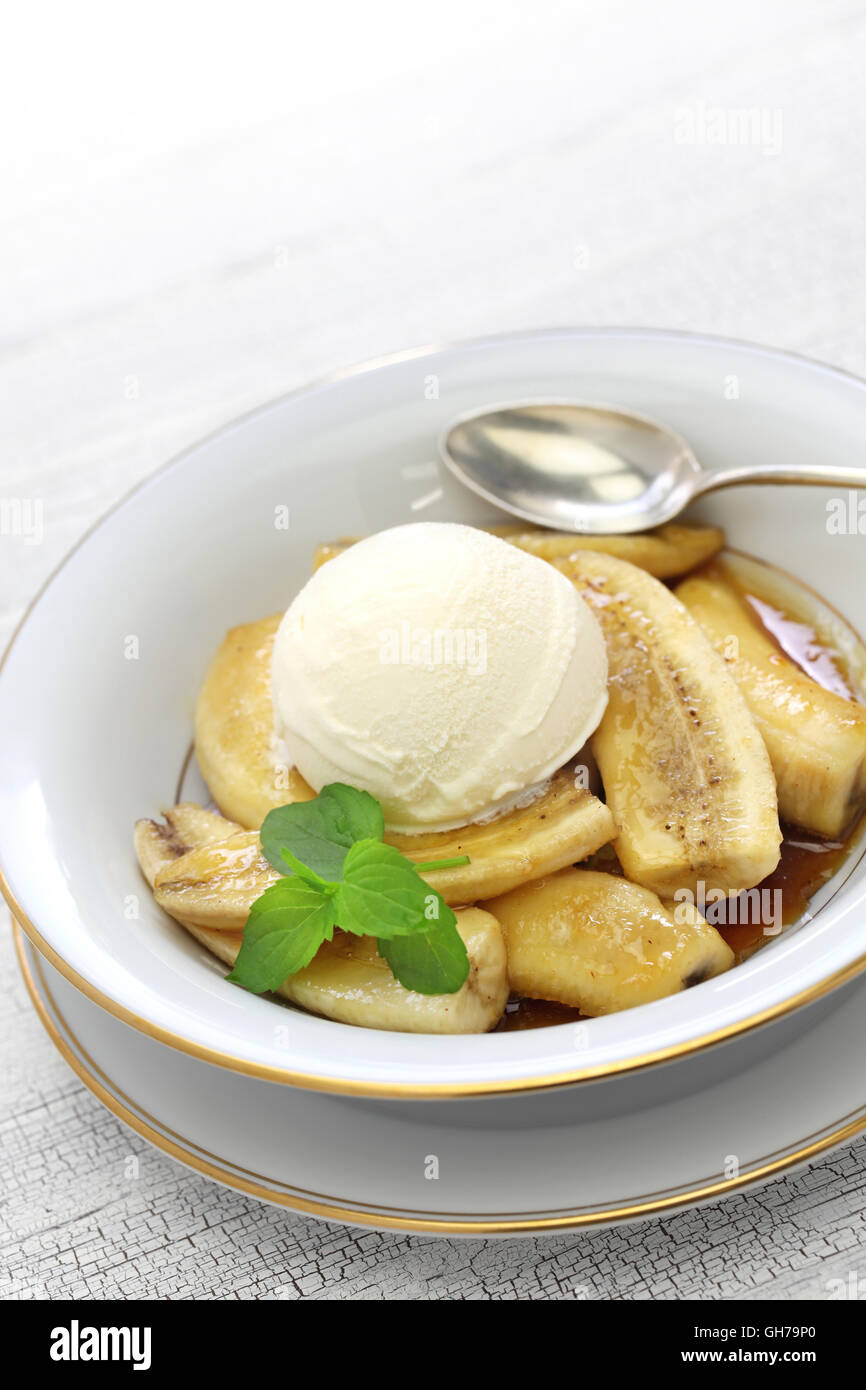 Electric Skillet Flambéed Bananas (Bananas Foster) - In the Kitch