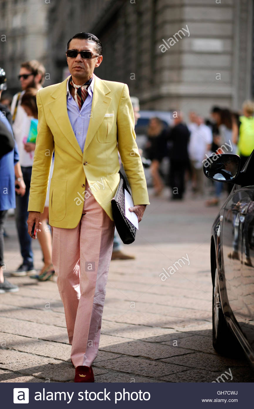 Italian mens style during Milan Fashion Week Stock Photo: 113875150 - Alamy