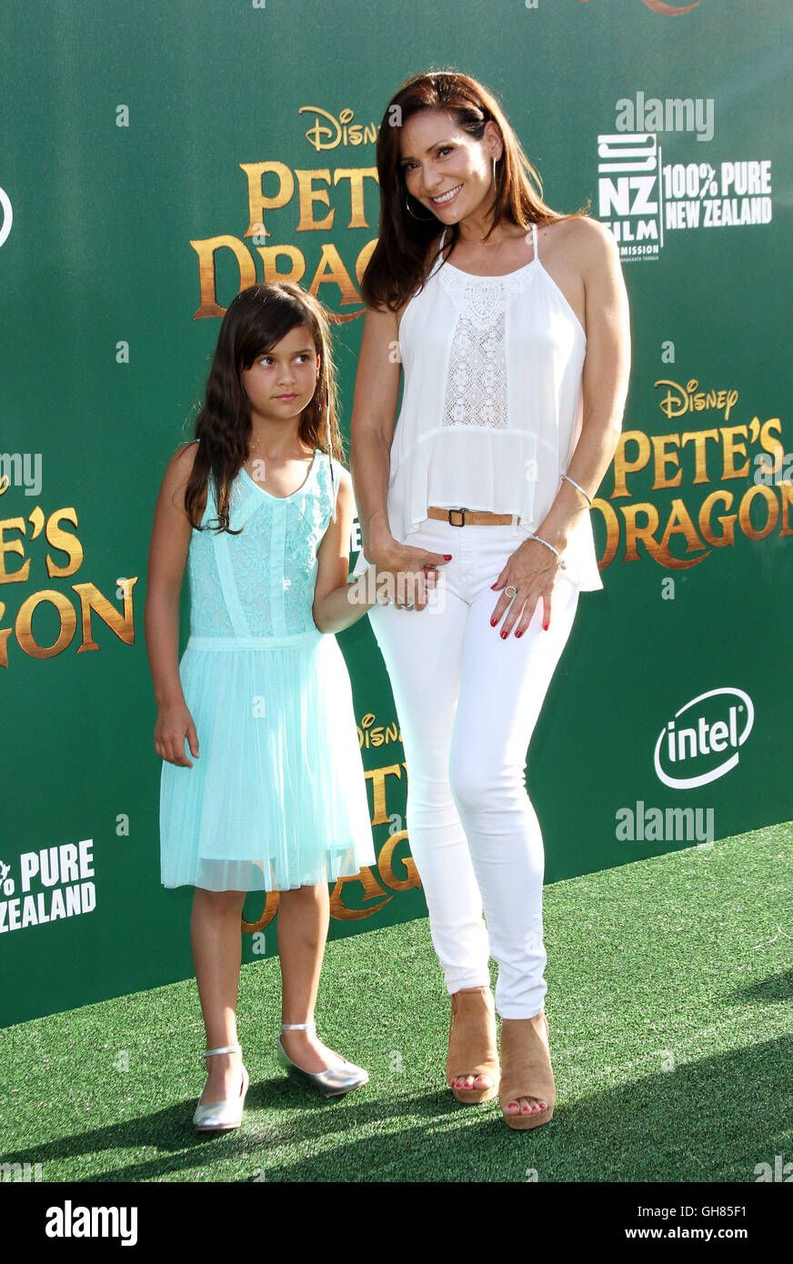 Los Angeles Ca Usa 8th Aug 16 Constance Marie With Daughter Luna Marie Katich Pete S Dragon