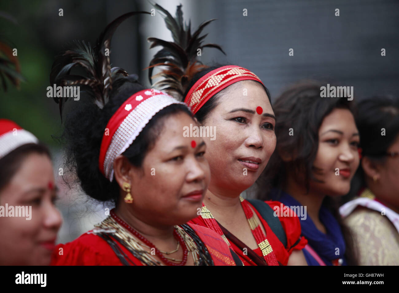 Dhaka, Bangladesh. 9th Aug, 2016. Members of Bangladesh's ethnic minority groups observe International Day of the World's Indigenous Peoples at Central Shaheed Minar on a rainy Tuesday morning, Dhaka, Bangladesh, August 9, 2016. Credit:  Suvra Kanti Das/ZUMA Wire/Alamy Live News Stock Photo