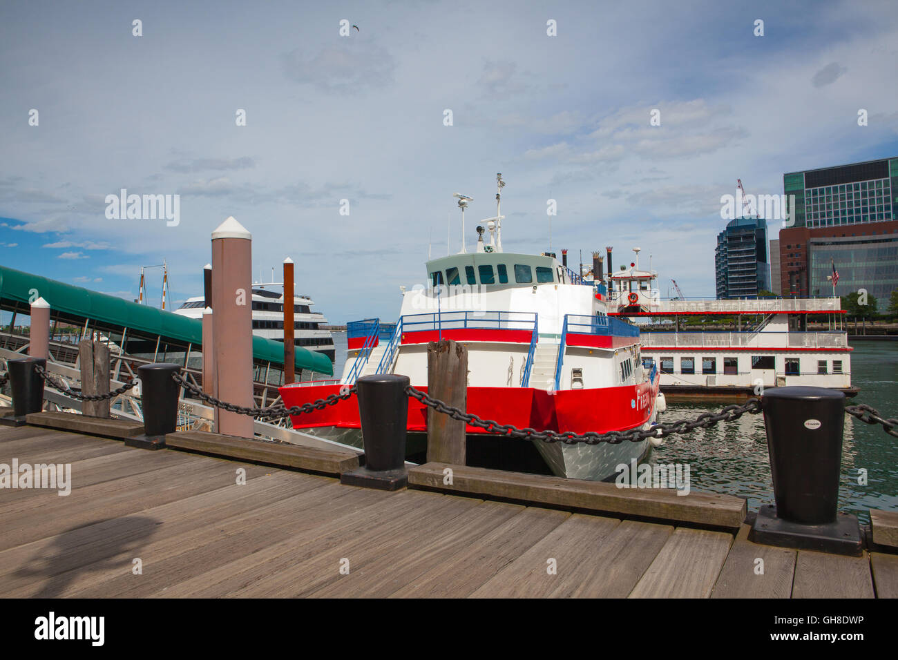 Rowes wharf arch hires stock photography and images Alamy