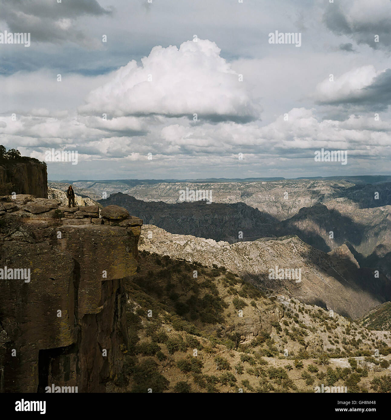 Movie scene blueberry 2004 hi-res stock photography and images - Alamy