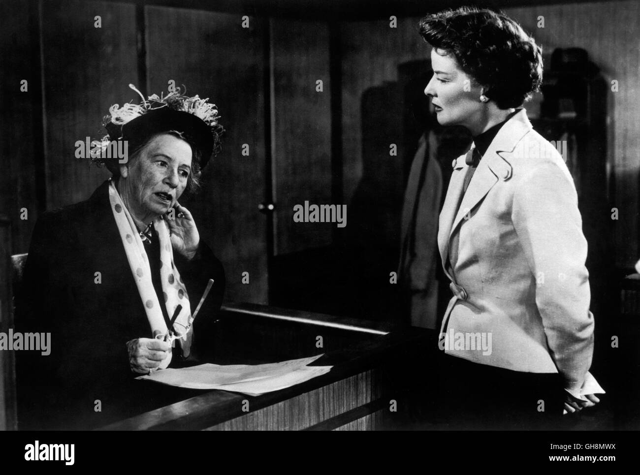 EHEKRIEG Adams Rib USA 1949 / George Cukor Szene mit KATHARINE HEPBURN (Amanda Bonner) Regie: George Cukor aka. Adam's Rib Stock Photo