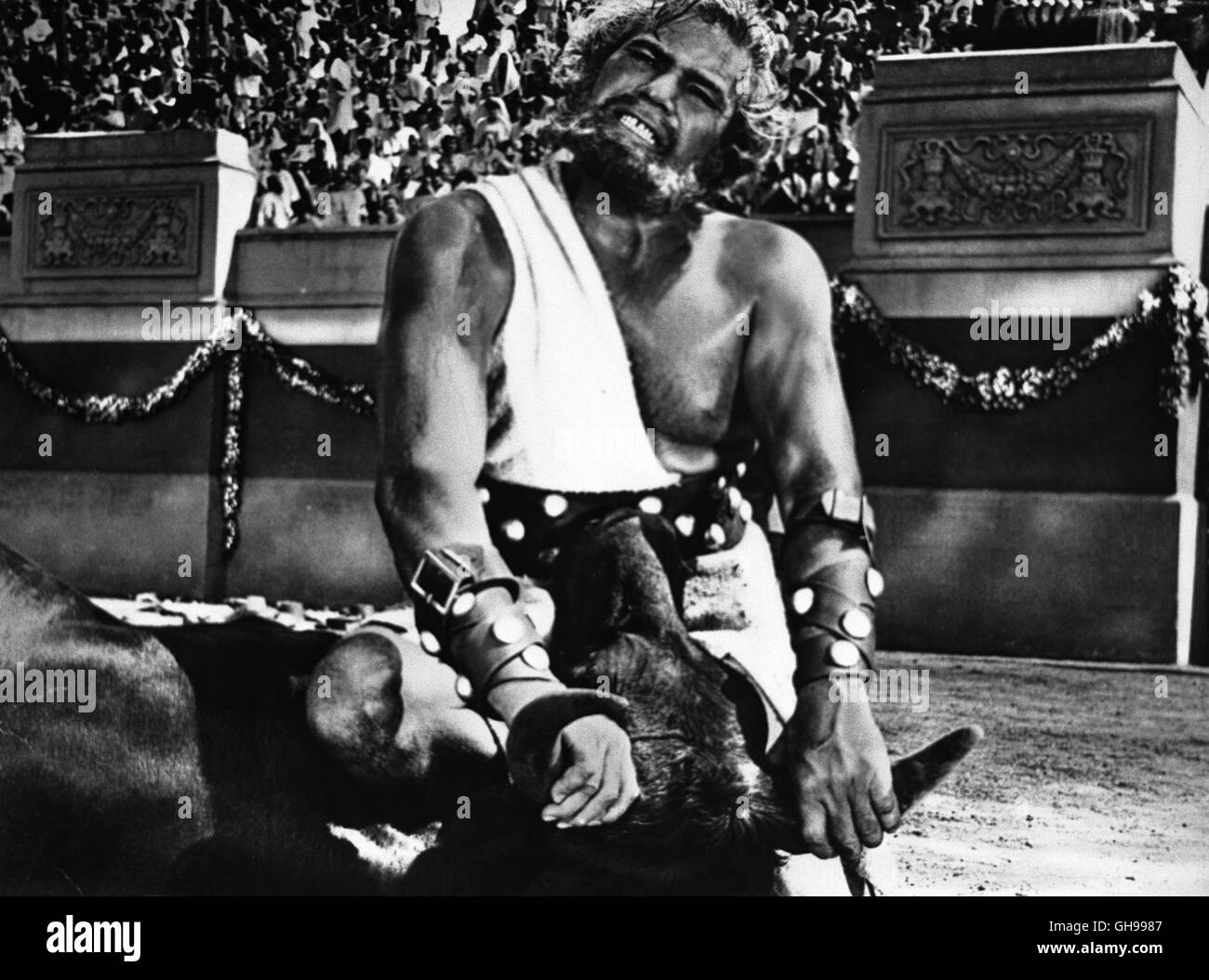 QUO VADIS? / Quo Vadis? USA 1951 / Mervyn LeRoy Gladiatorenkampf - Szene  mit BUDDY BAESTER (Ursus) Regie: Mervyn LeRoy aka. Quo Vadis Stock Photo -  Alamy
