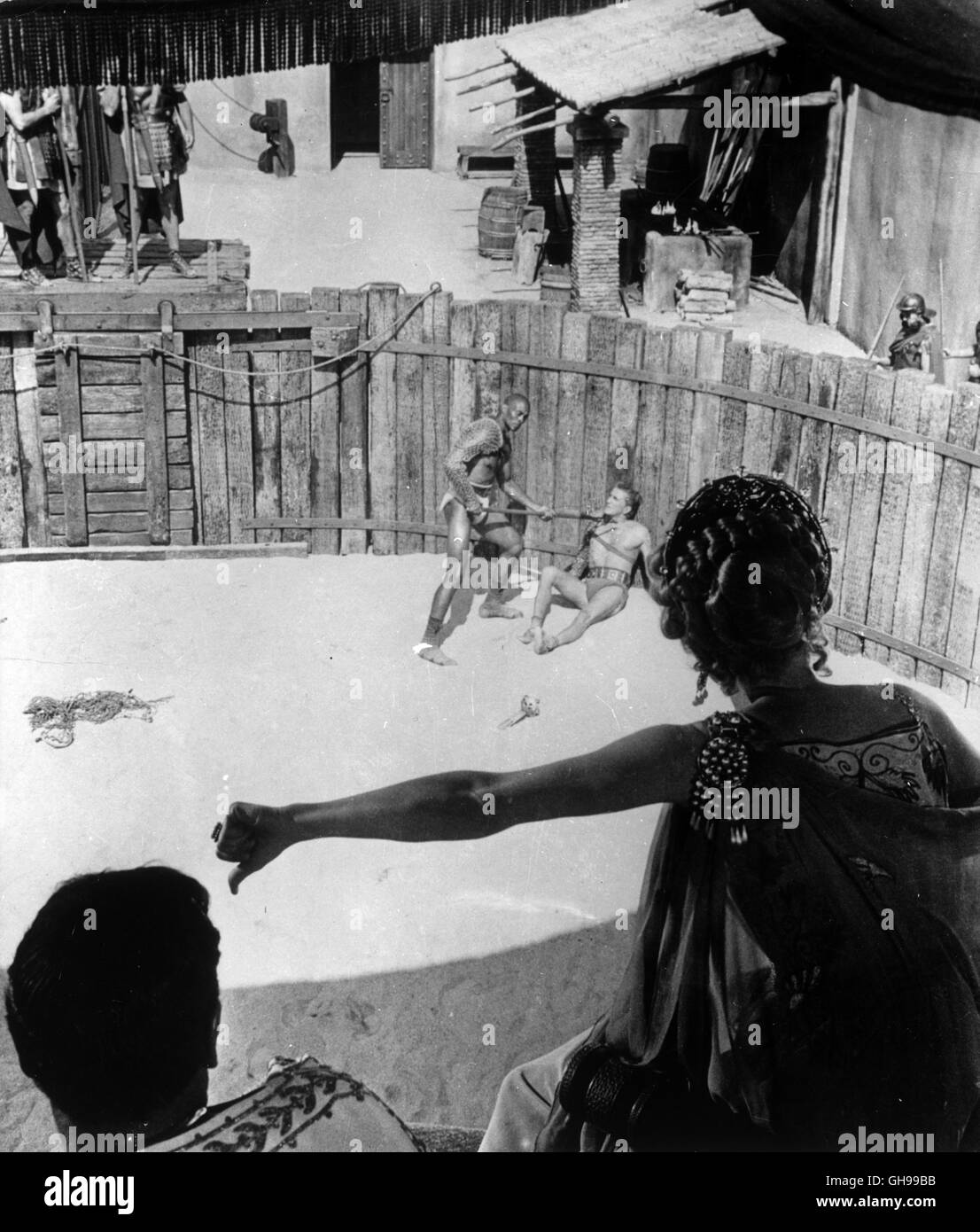 SPARTACUS / Spartacus USA 1960 / Stanley Kubrick Szene vom Gladiatorenkampf mit WOODY STRODE (Draba), KIRK DOUGLAS (Spartacus) Regie: Stanley Kubrick aka. Spartacus Stock Photo