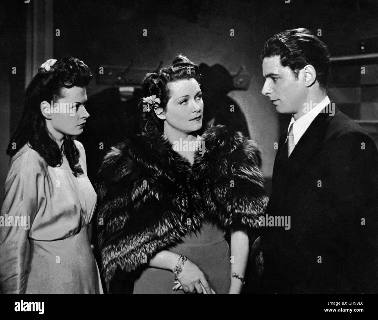 REISE IN DIE VERGANGENHEIT / Reise in die Vergangenheit Deutschland 1943 / Hans H. Zerlett MARGOT HIELSCHER (Anita), OLGA TSCHECHOWA (Marianne von der Halden), RUDOLF PRACK (Lehrer) Regie: Hans H. Zerlett aka. Reise in die Vergangenheit Stock Photo