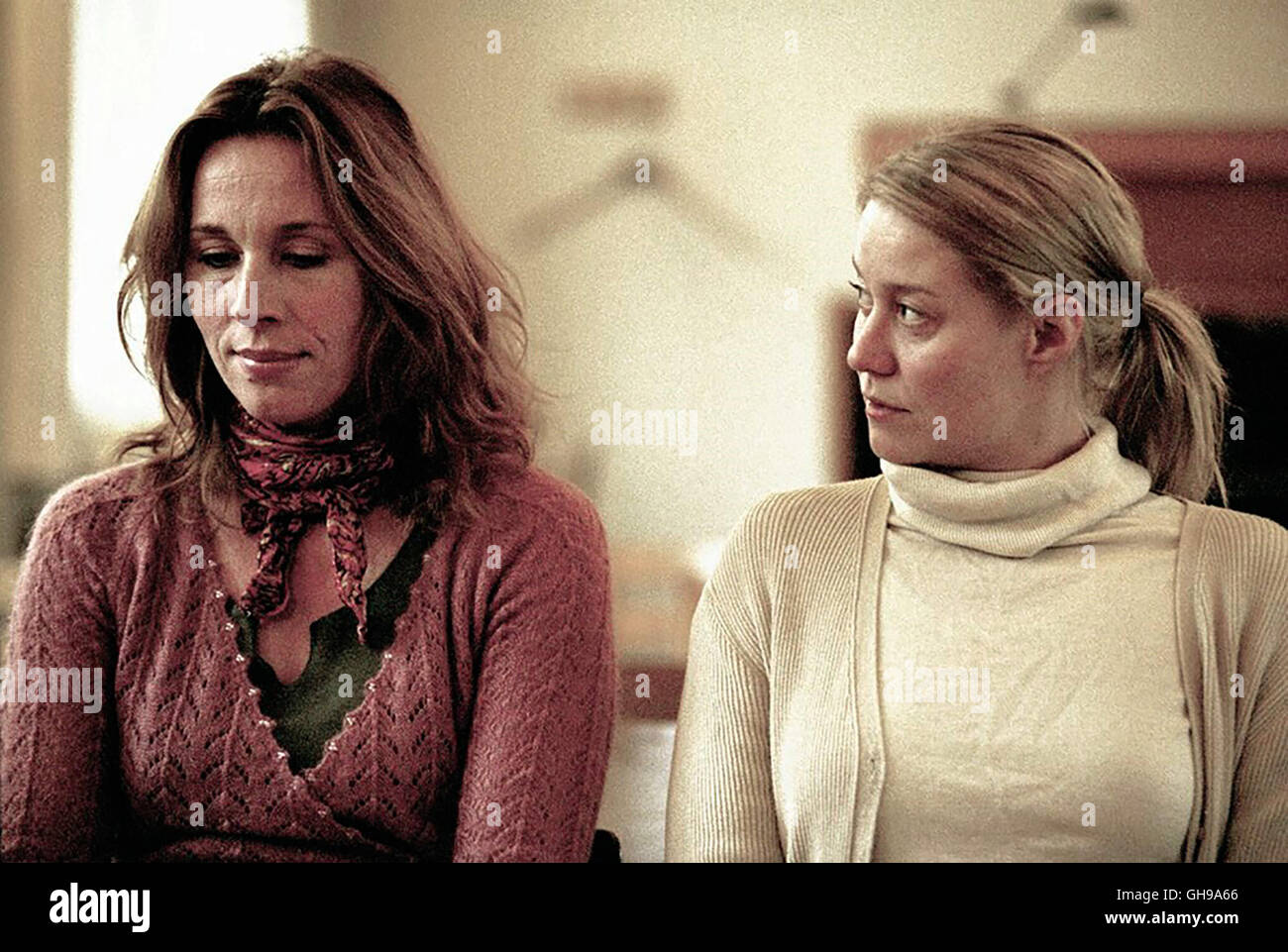 IN YOUR HANDS / Forbrydelser Denmark 2004 / K. Oelsen Anna (ANN