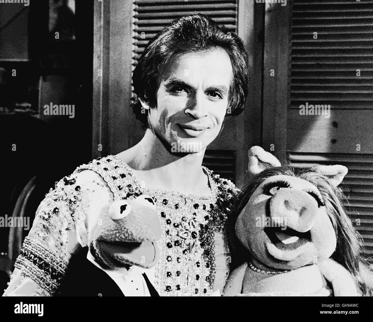 DIE MUPPETS-SHOW / The Muppets Show / Ballett-Star RUDOLF NUREJEW, hier mit Miss Piggy, zu Gast in der Muppets-Show (80er Jahre). aka. The Muppets Show Stock Photo