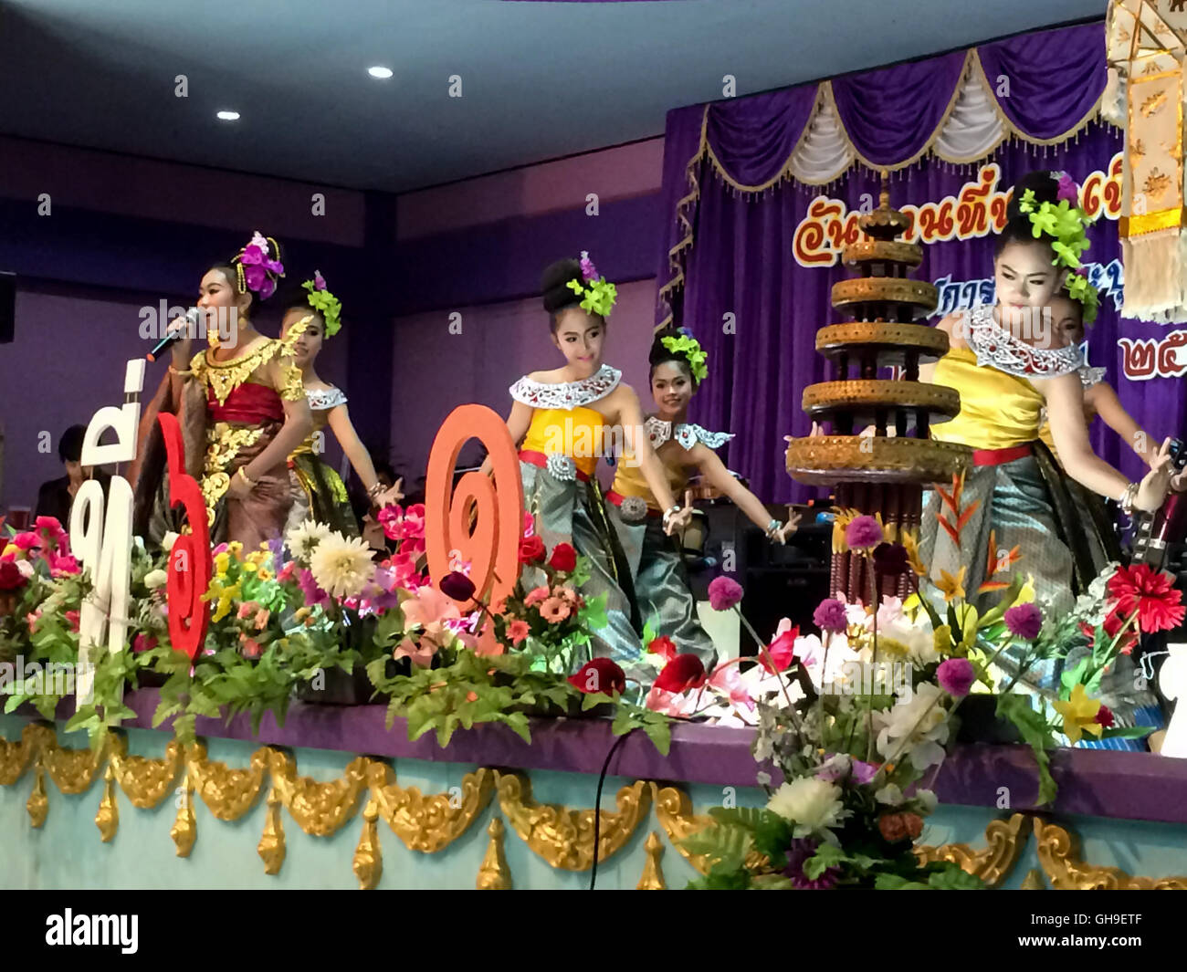 The famous Thai Culture and traditional dances show in Chumchon wat ban dong school on Sep Stock Photo