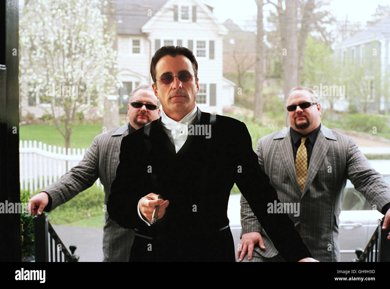 Terry Benedict (ANDY GARCIA) mit Bodyguards Film, Fernsehen, Kino, Kriminalfilm Regie: Steven Soderbergh Stock Photo