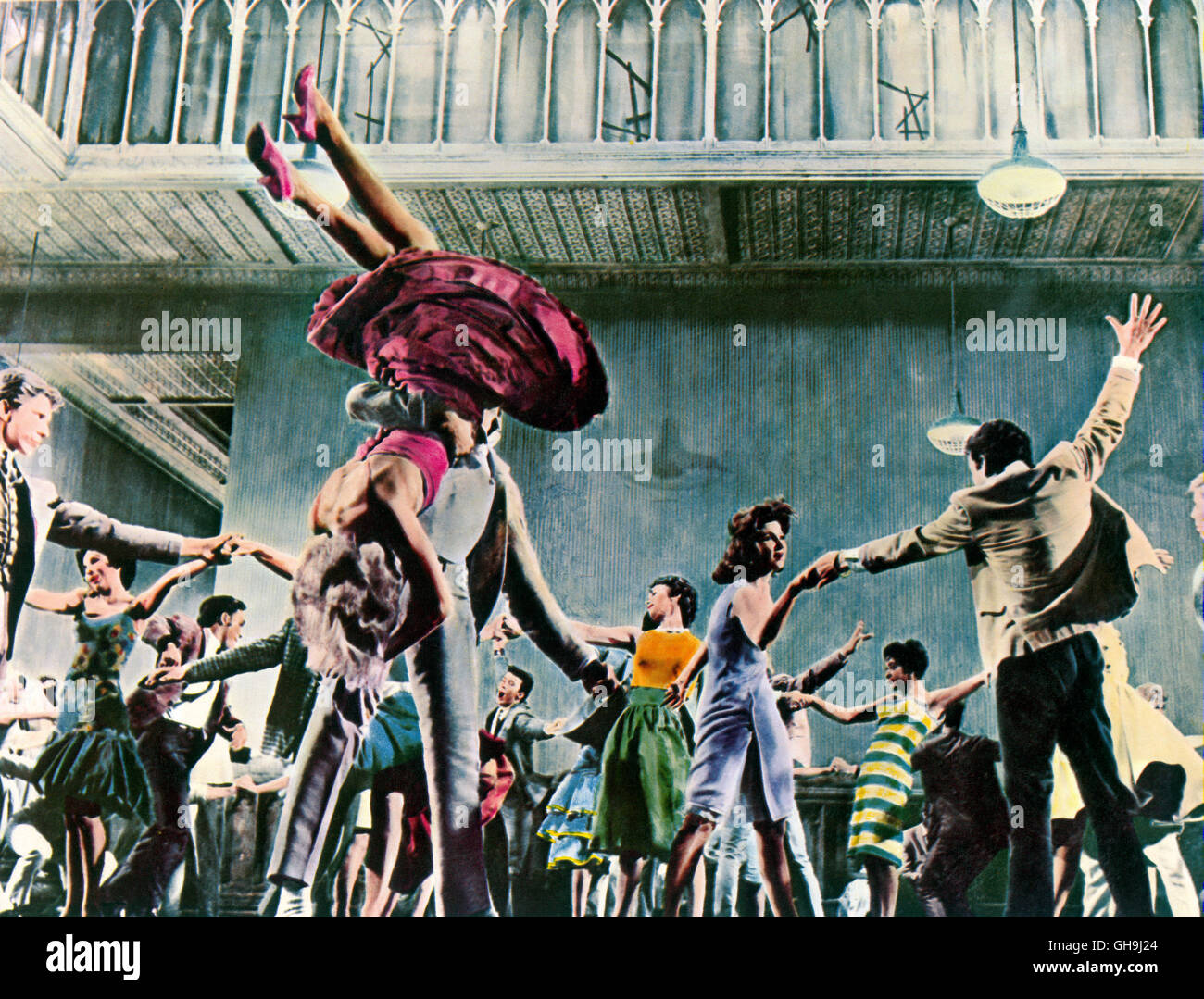 WEST SIDE STORY West Side Story USA 1961 Jerome Robbins, Robert Wise  Tanzszene aus 'West Side Story'. Film, Fernsehen, Musical, Liebesfilm, Tanz,  60er Regie: Jerome Robbins, Robert Wise aka. West Side Story