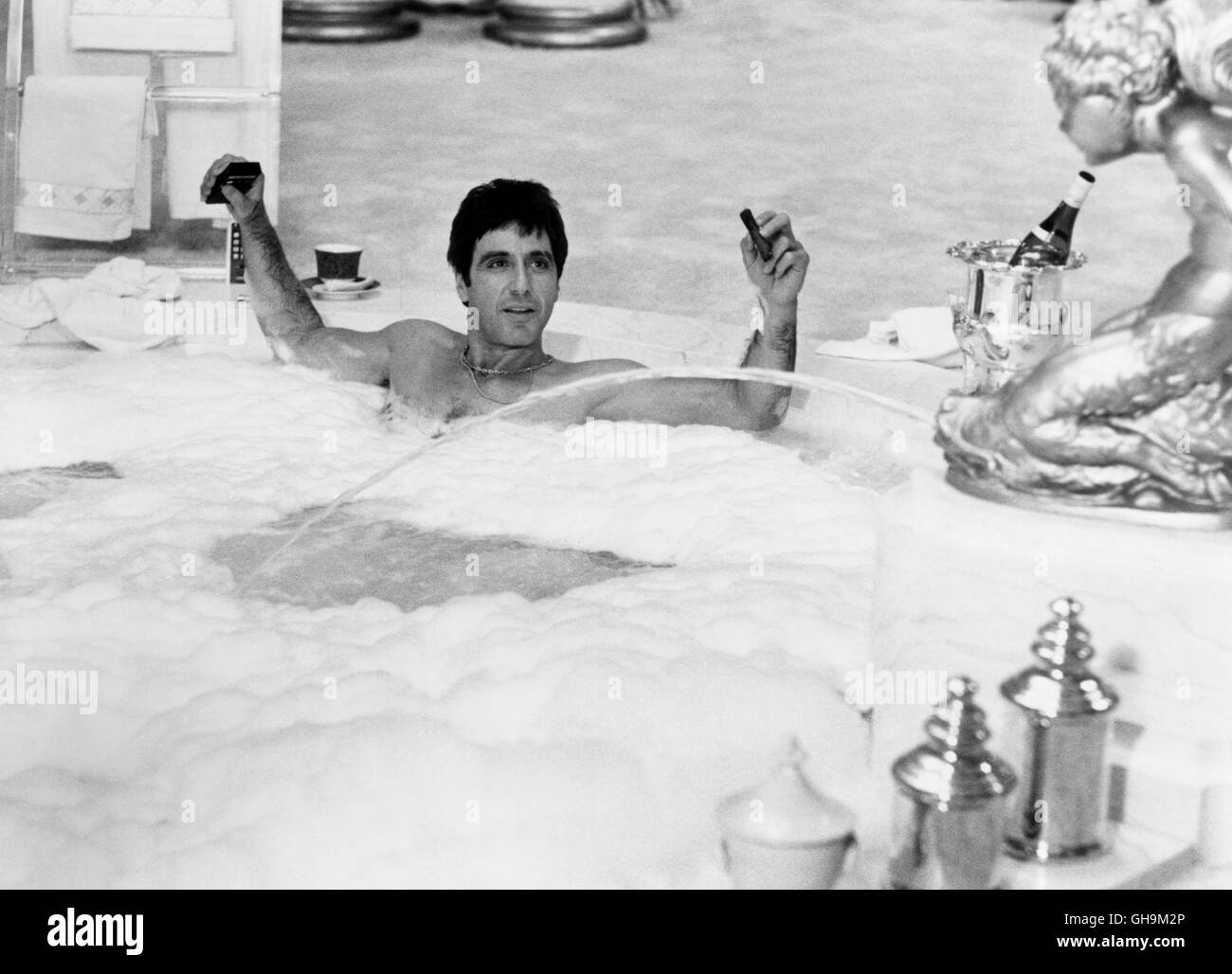 Al pacino scarface hi-res stock photography and images - Alamy