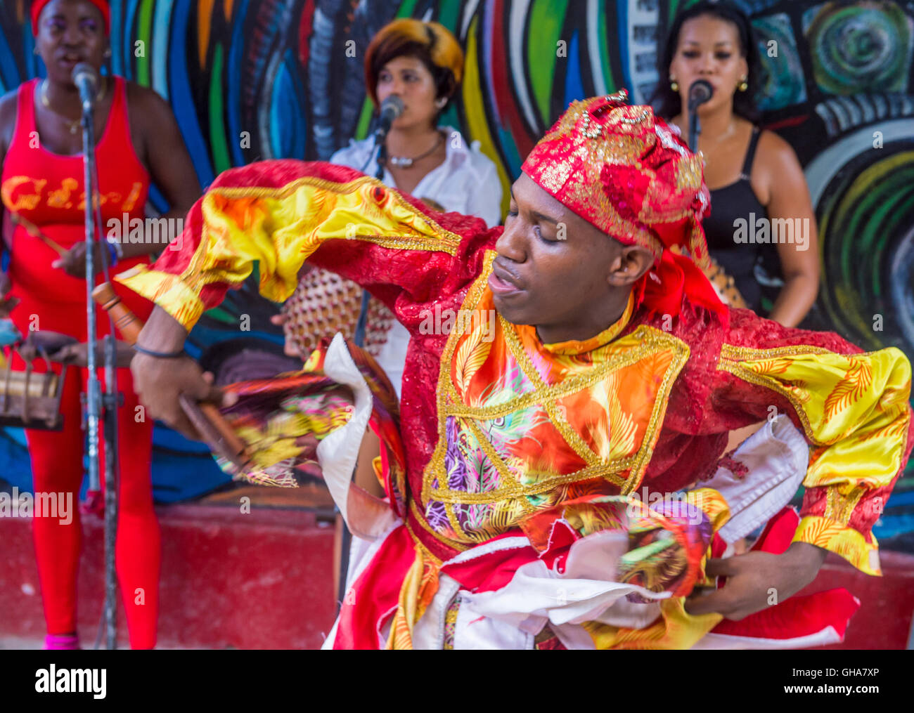 Rumba dancers in Havana Cuba Stock Photo - Alamy