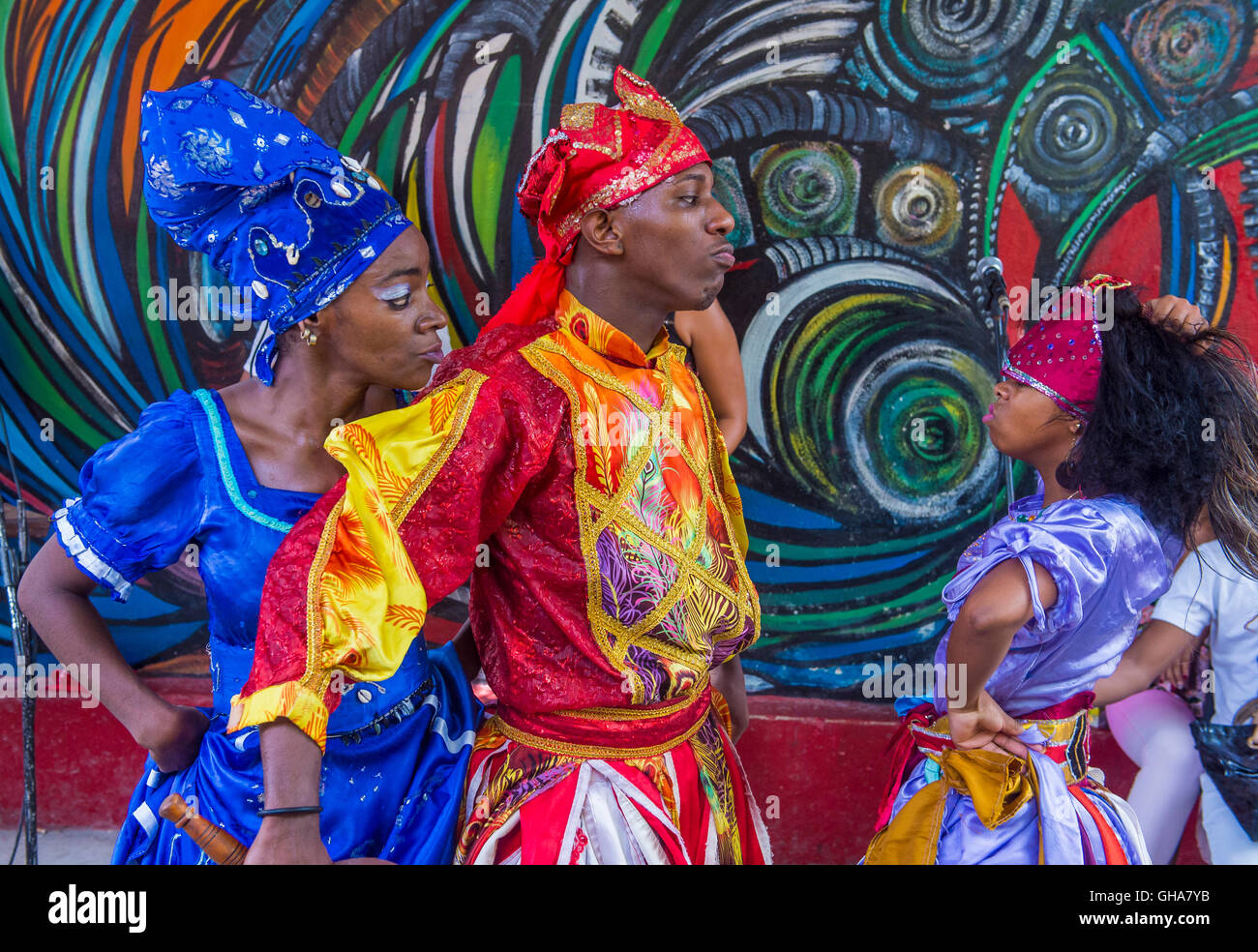 Havana Dance Performers Hi-res Stock Photography And Images - Alamy