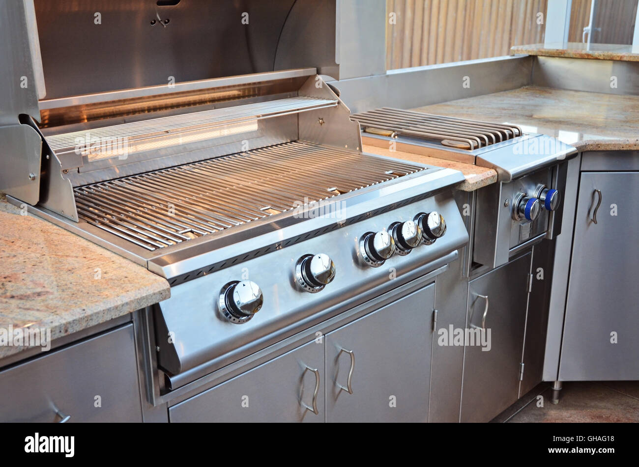 Clean Outdoor Kitchen Grill Stock Photo Alamy