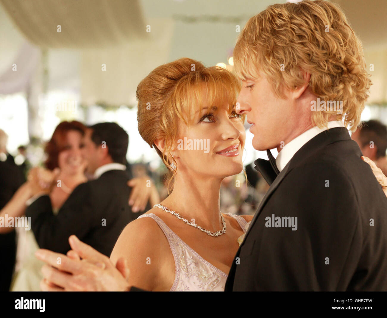 DIE HOCHZEITS-CRASHER Wedding Crashers USA 2005 David Dobkin Betty Cleary (BETSY AMES) tanzt mit John Beckwith (OWEN WILSON) Komödie Regie: David Dobkin aka. Wedding Crashers Stock Photo