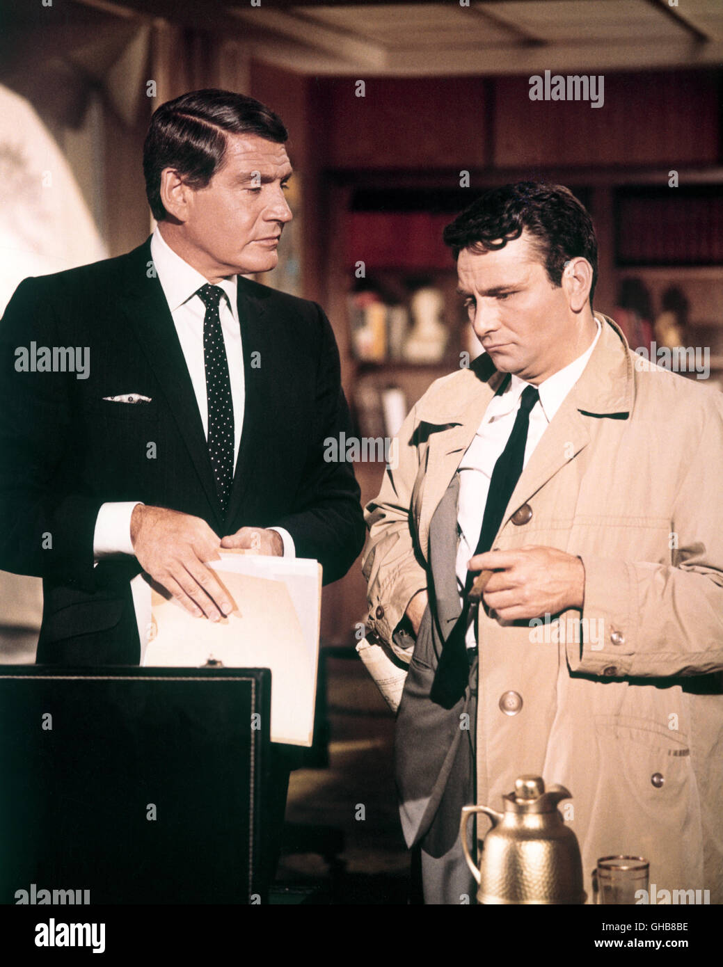 COLUMBO - MORD NACH REZEPT Prescription: Murder USA 1968 Richard Irving  Prescription Murder: Dr. Flemming (GENE BARRY) und Lt. Columbo (PETER FALK)  Regie: Richard Irving aka. Prescription: Murder Stock Photo - Alamy