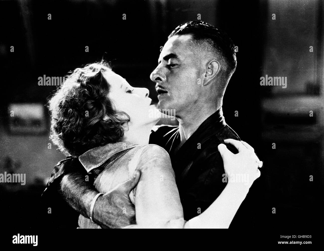 ANNA KARENINA USA 1935 Clarence Brown Anna Karenina (GRETA GARBO), Count Vronsky (FREDRIC MARCH) Regie: Clarence Brown Stock Photo