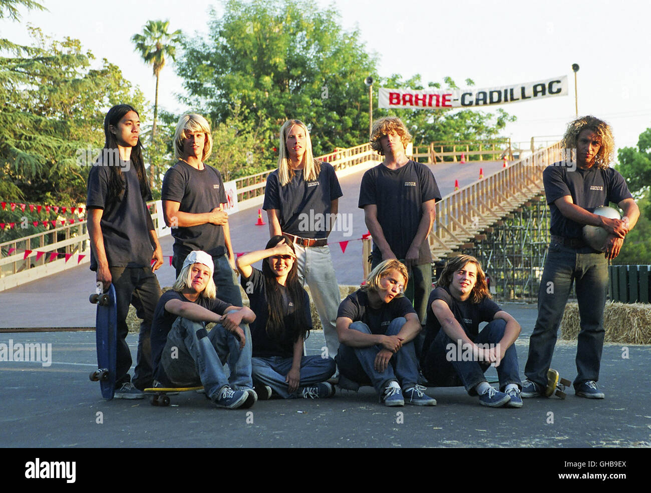 DOGTOWN BOYS Lords of Dogtown USA 2005 Catherine Hardwicke The Zephyr Skateboard Team : Shogo (DON NGUYEN), Bob (MIKE OGAS), Stacy (JOHN ROBINSON), Jim 'Red Dog' (CHEYNE MAGNUSSON), Tony (VICTOR RASUK), Wentzle (KRISTIAN PETERSON), Peggy (STEPHANIE LIMB), Jay (EMILE HIRSCH), Sid (MICHAEL ANGARANO) Regie: Catherine Hardwicke aka. Lords of Dogtown Stock Photo