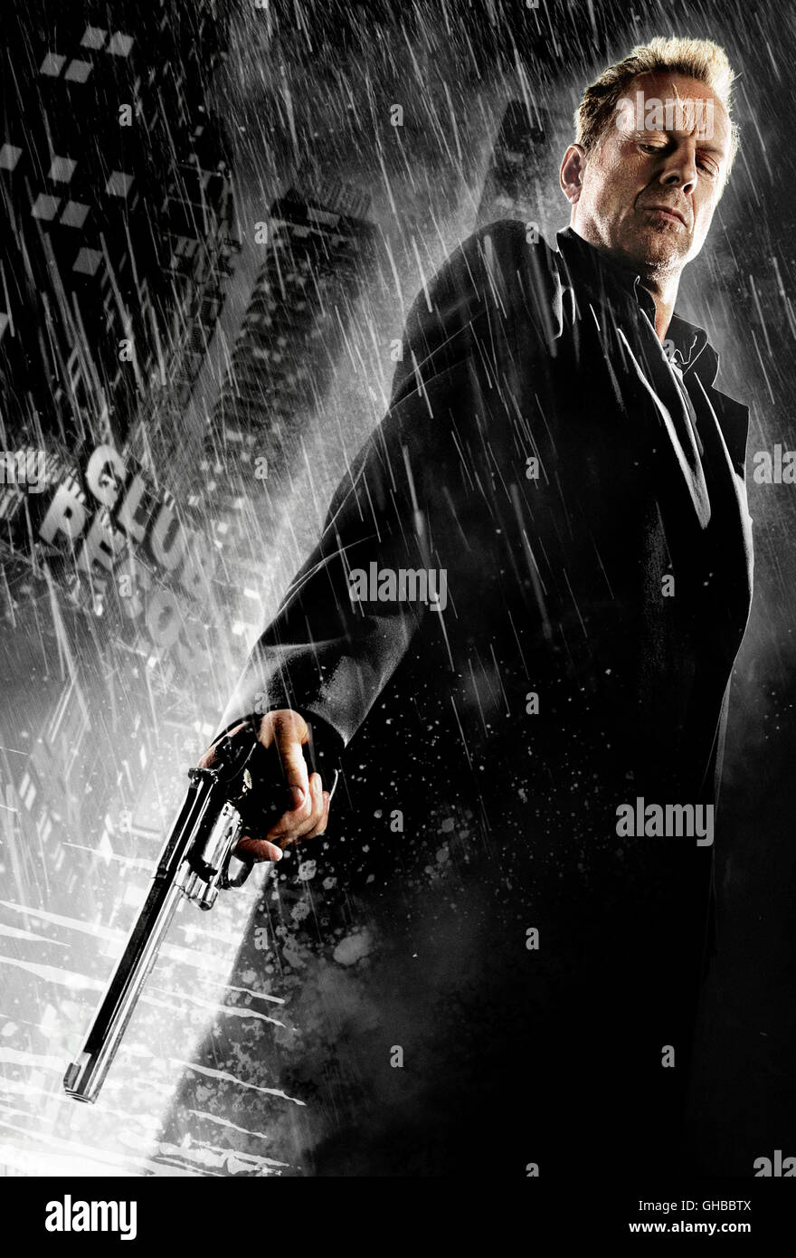 SIN CITY USA 2005 Robert Rodriguez Hartigan (BRUCE WILLIS) Distributed by Buena Vista International. THIS MATERIAL MAY BE LAWFULLY USED ALL MEDIA ONLY TO PROMOTE RELEASE OF MOTION PICTURE ENTITLED 'SIN CITY' DURING PICTURE'S PROMOTIONAL WINDOWS. ANY OTHER USE, RE-USE, DUPLICATION OR POSTING OF THIS MATERIAL IS STRICTLY PROHIBITED WITHOUT EXPRESS WRITTEN CONSENT OF MIRAMAX FILMS, COULD RESULT IN LEGAL LIABILITY. YOU WILL BE SOLELY RESPONSIBLE FOR ANY CLAIMS, DAMAGES, FEES, COSTS, PENALTIES ARISING OUT OF UNAUTHORIZED USE OF THIS MATERIAL BY YOU OR YOUR AGENTS. Regie: Robert Rodriguez Stock Photo