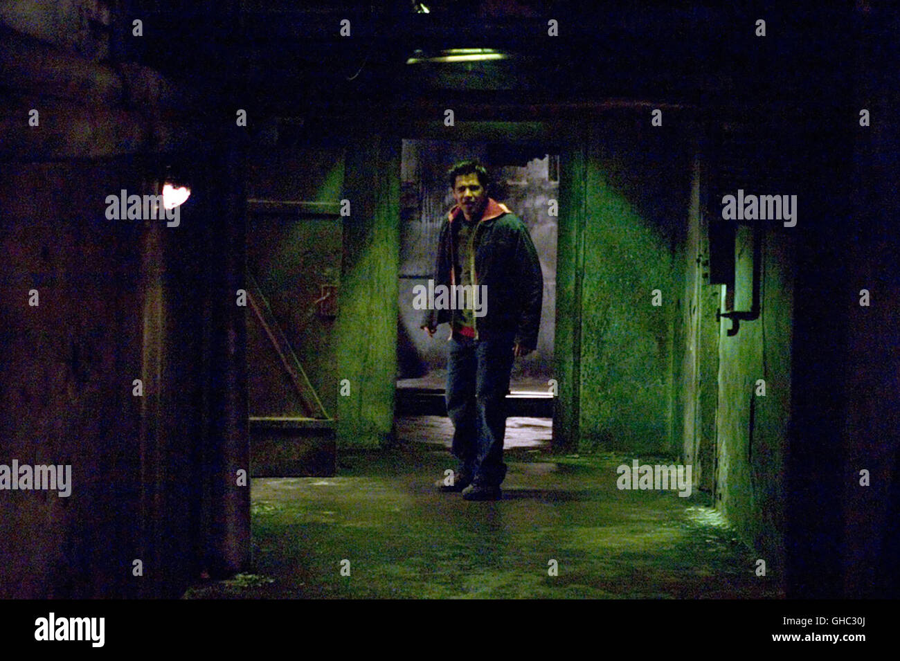 HOSTEL USA 2006 Eli Roth Paxton (JAY HERNANDEZ) Regie Eli Roth Stock Photo Alamy