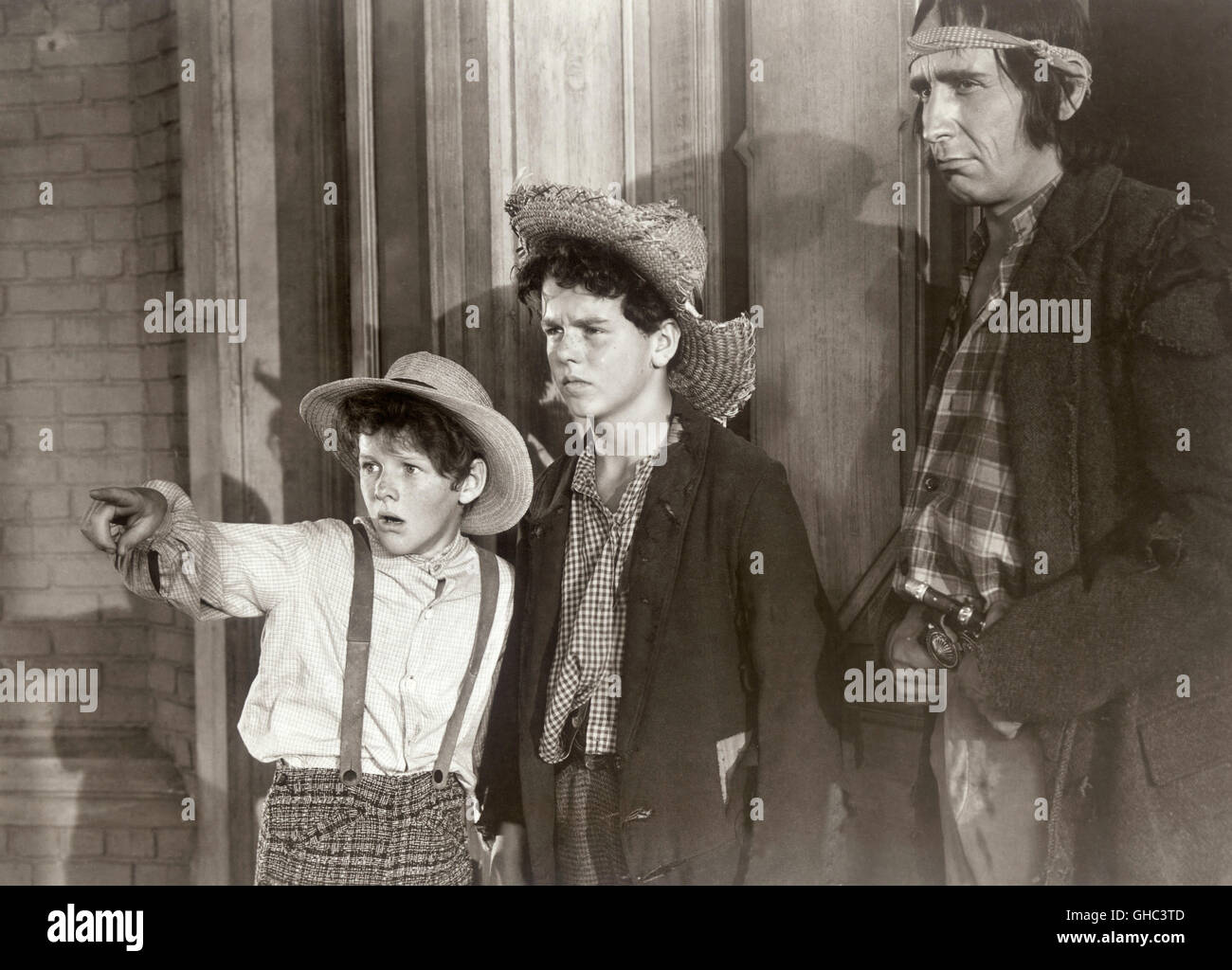 THE ADVENTURES OF TOM SAWYER USA 1938 Norman Taurog Tom Sawyer (TOMMY KELLY), Huckleberry Finn (JACKIE MORAN), Injun Joe (VICTOR JORY) Regie: Norman Taurog Stock Photo
