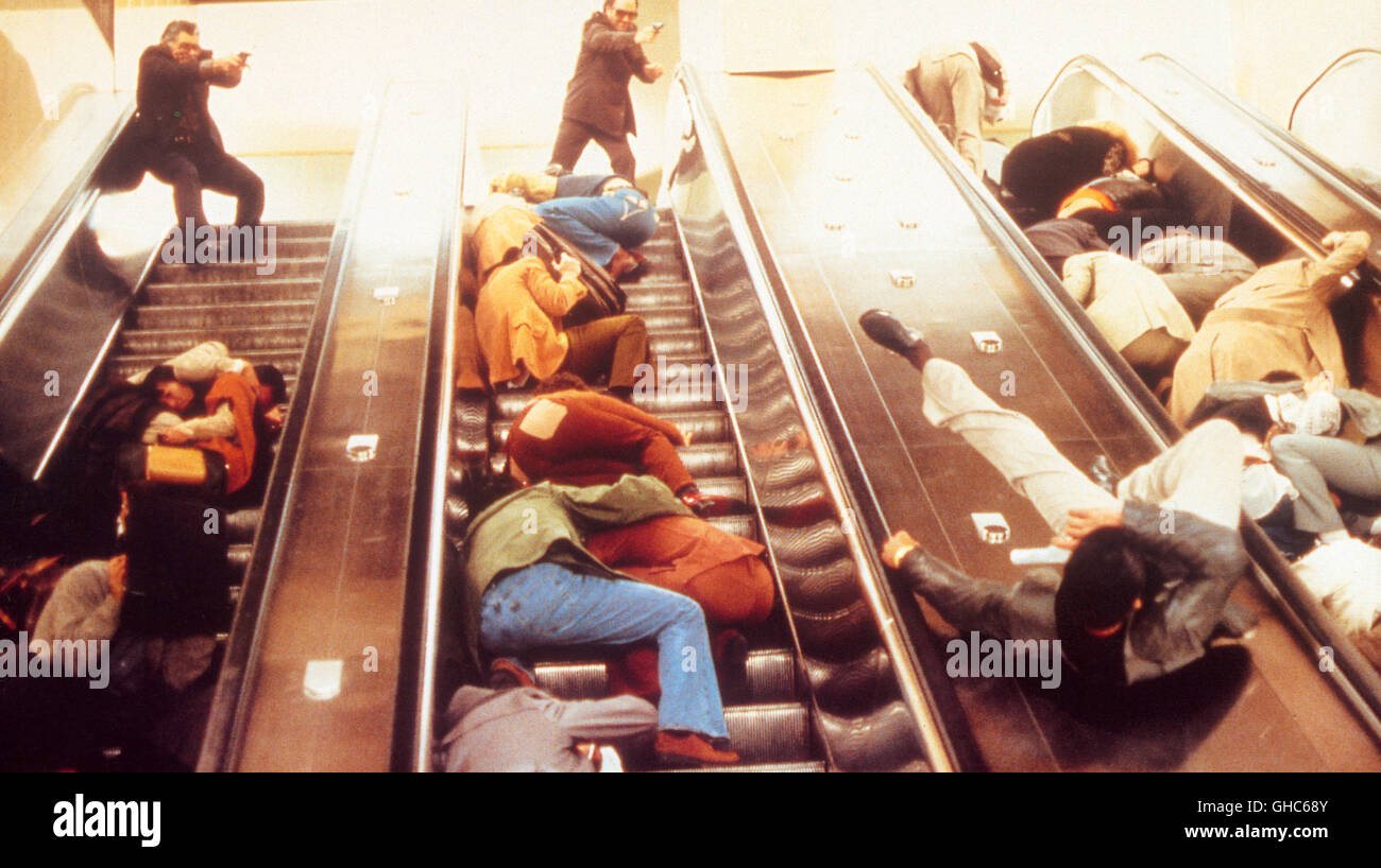 CARLITO'S WAY USA 1993 Brian De Palma action scene with moving staircaise Regie: Brian De Palma Stock Photo
