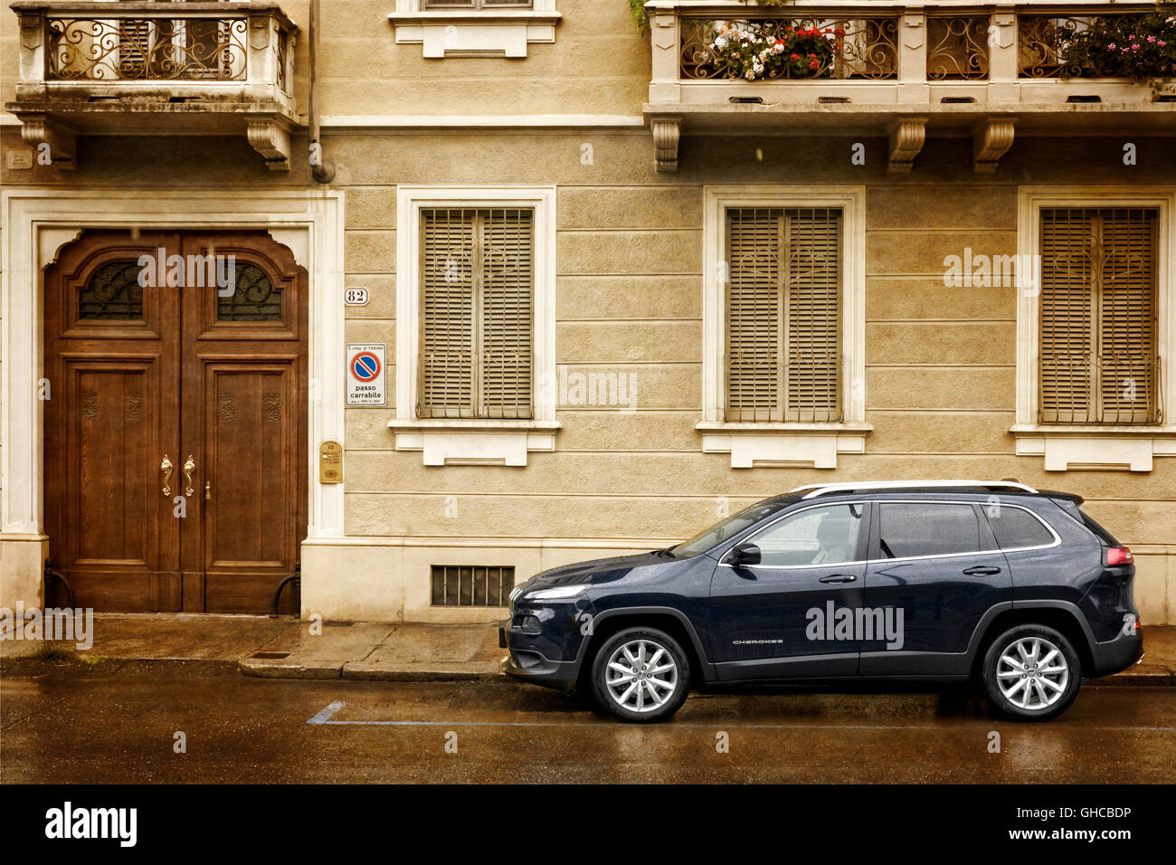 Jeep cherokee hires stock photography and images Alamy