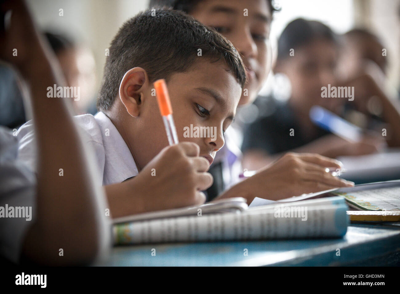 Students in a school in Dhaka - Bangladesh Stock Photo - Alamy