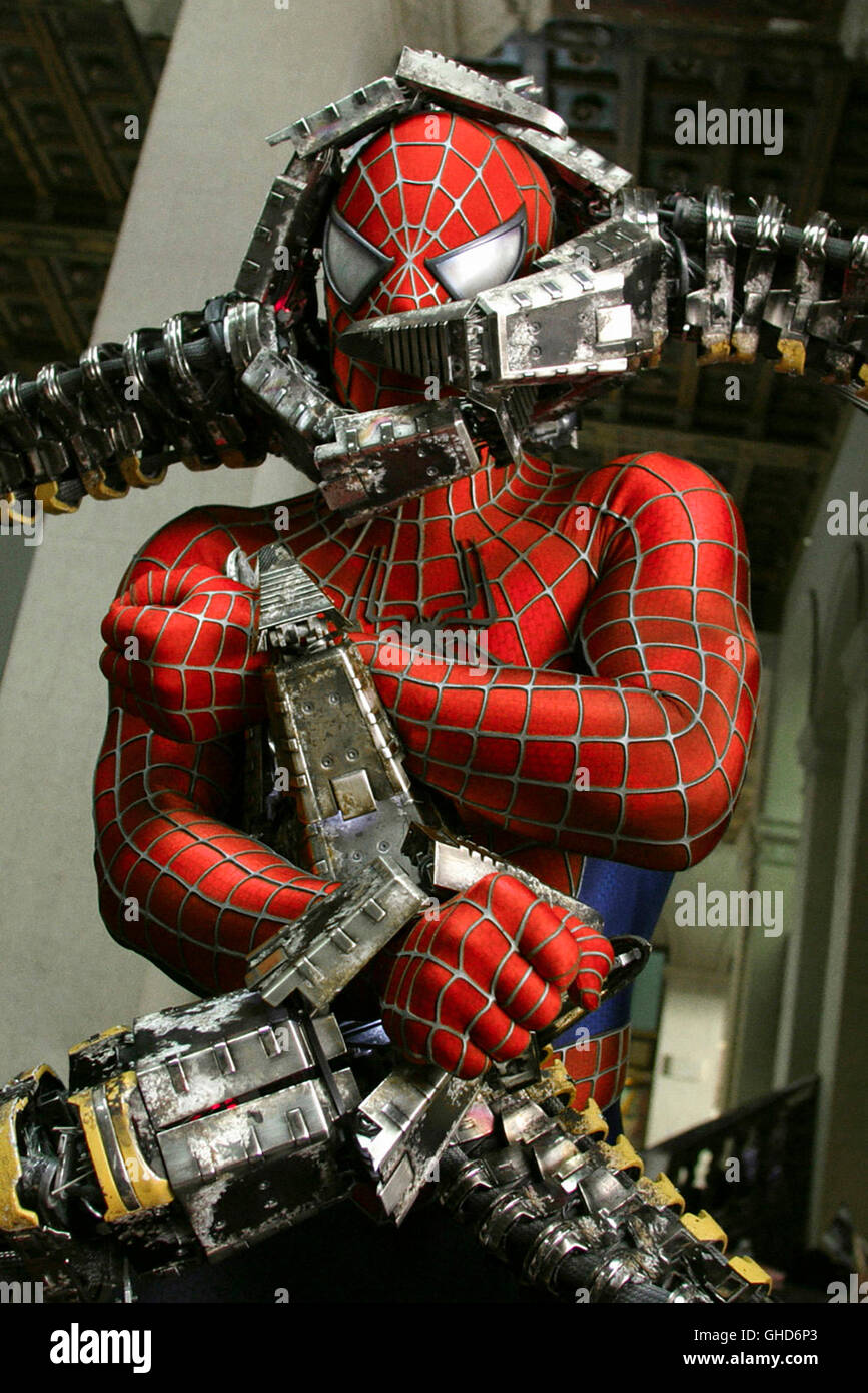 SPIDER-MAN 2 / USA 2004 / Sam Raimi Spider-Man (TOBEY MAGUIRE) Regie: Sam Raimi Stock Photo