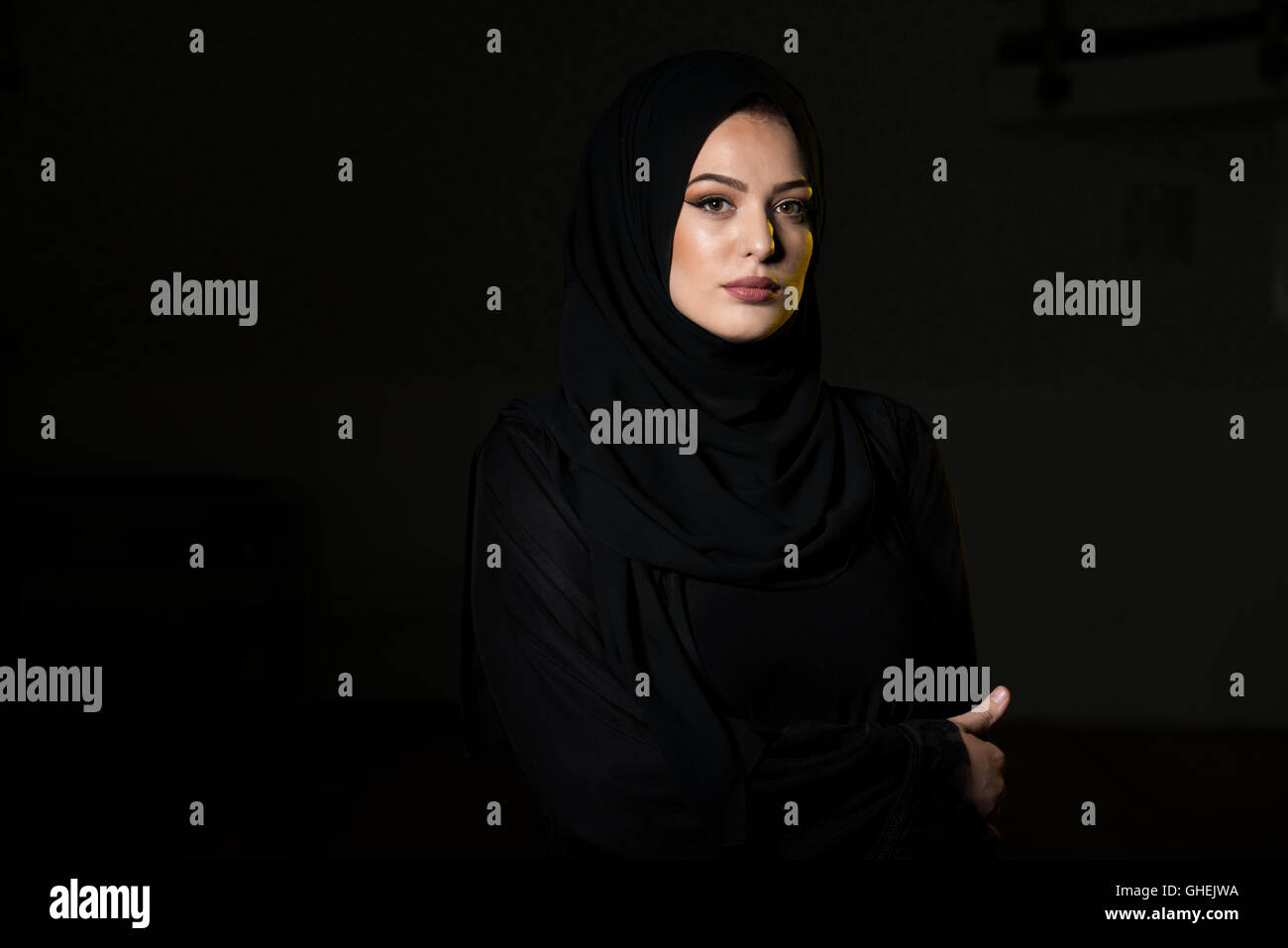 Portrait Of A Beautiful Arabian Woman Wearing Hijab Stock Photo - Alamy
