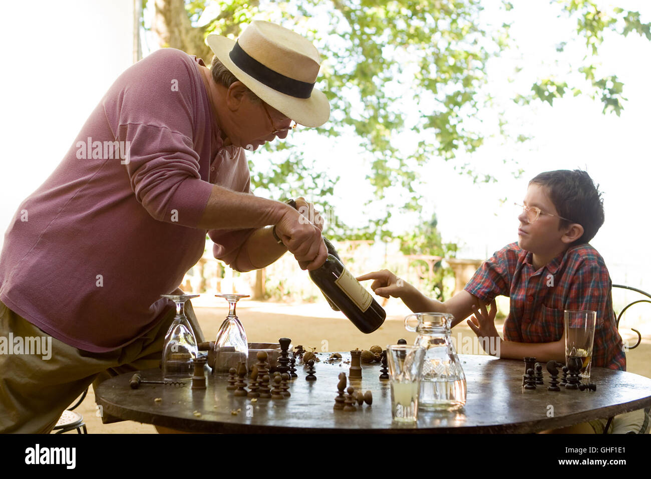 Nest Haat flexibel EIN GUTES JAHR A Good Year USA 2006 Ridley Scott ALBERT FINNEY as Uncle  Henry, FREDDIE HIGHMORE as young Max Regie: Ridley Scott aka. A Good Year  Stock Photo - Alamy