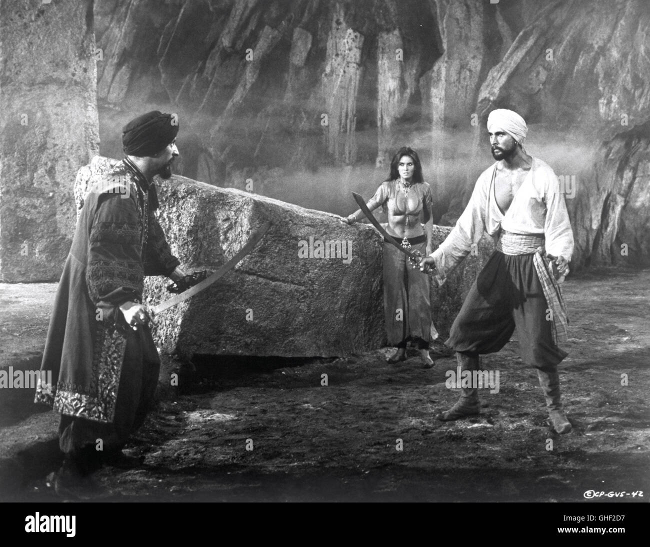 THE GOLDEN VOYAGE OF SINBAD UK/USA 1974 Gordon Hessler TOM BAKER as Koura, CAROLINE MUNRO as Margiana, JOHN PHILLIP LAW as Sinbad Regie: Gordon Hessler Stock Photo