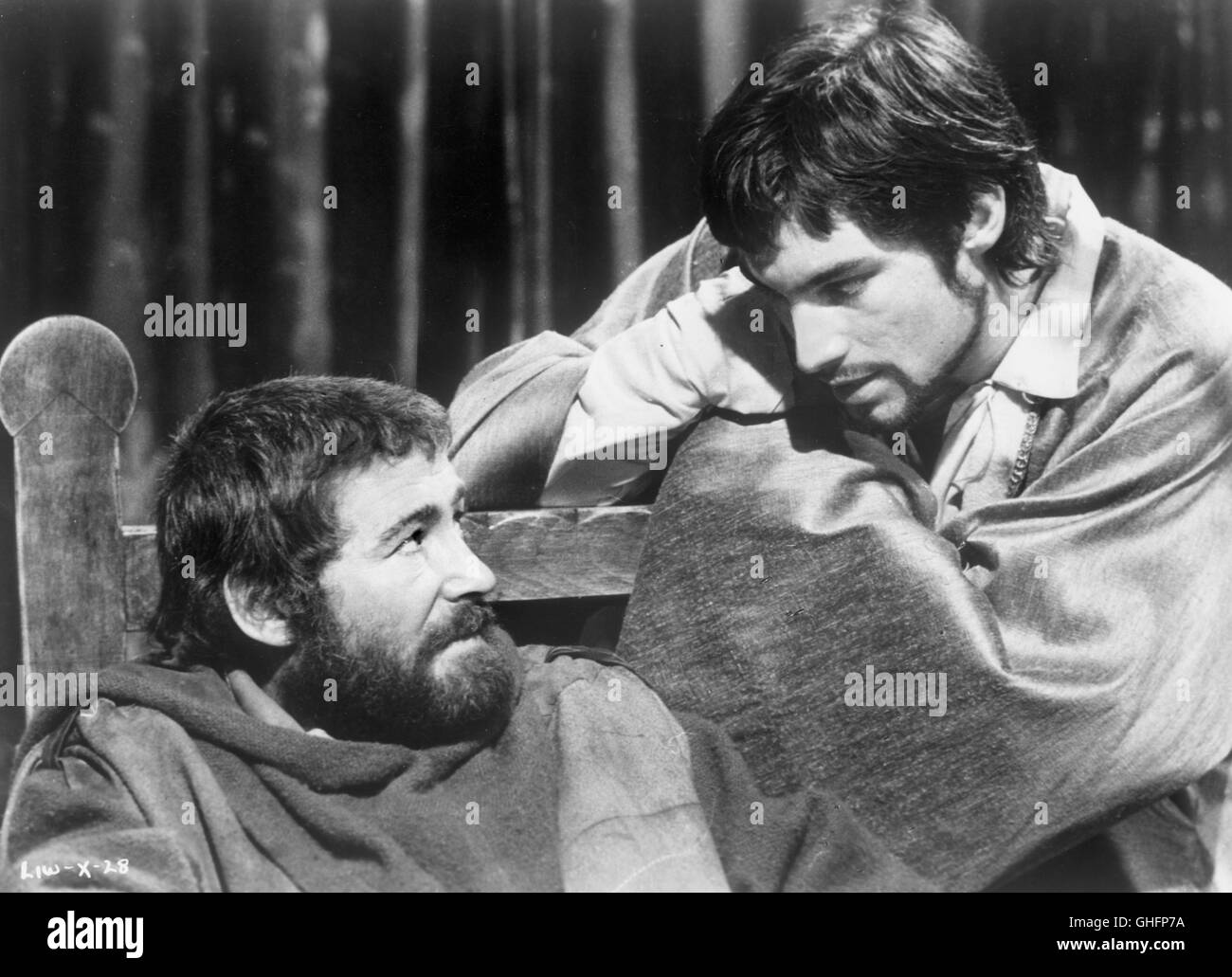 THE LION IN WINTER UK 1968 Anthony Harvey PETER O'TOOLE (King Henry II) and TIMOTHY DALTON (King Philip of France) Regie: Anthony Harvey Stock Photo