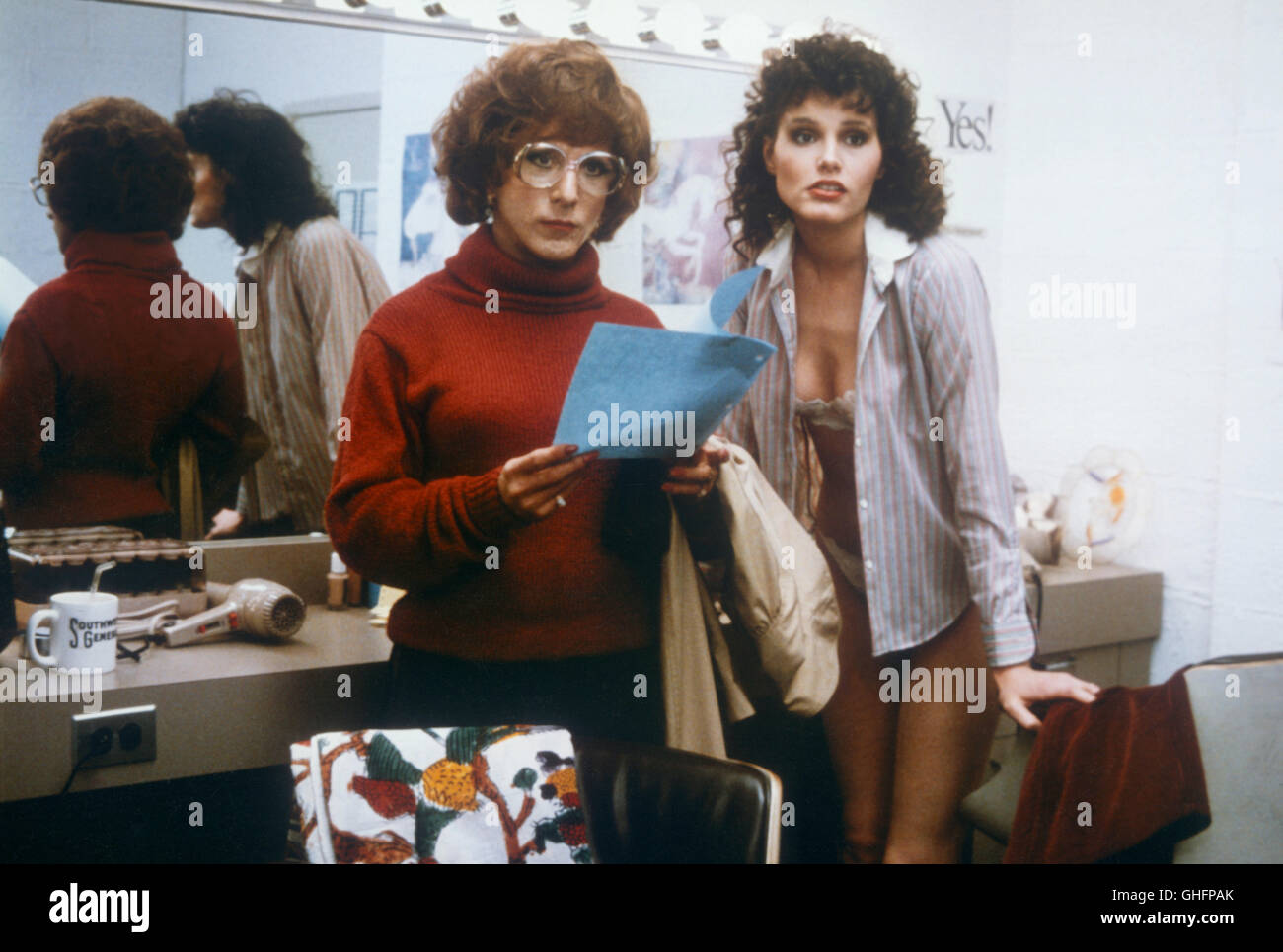 DUSTIN HOFFMAN as Michel Dorsey/Dorothy Michaels, GEENA DAVIS as April