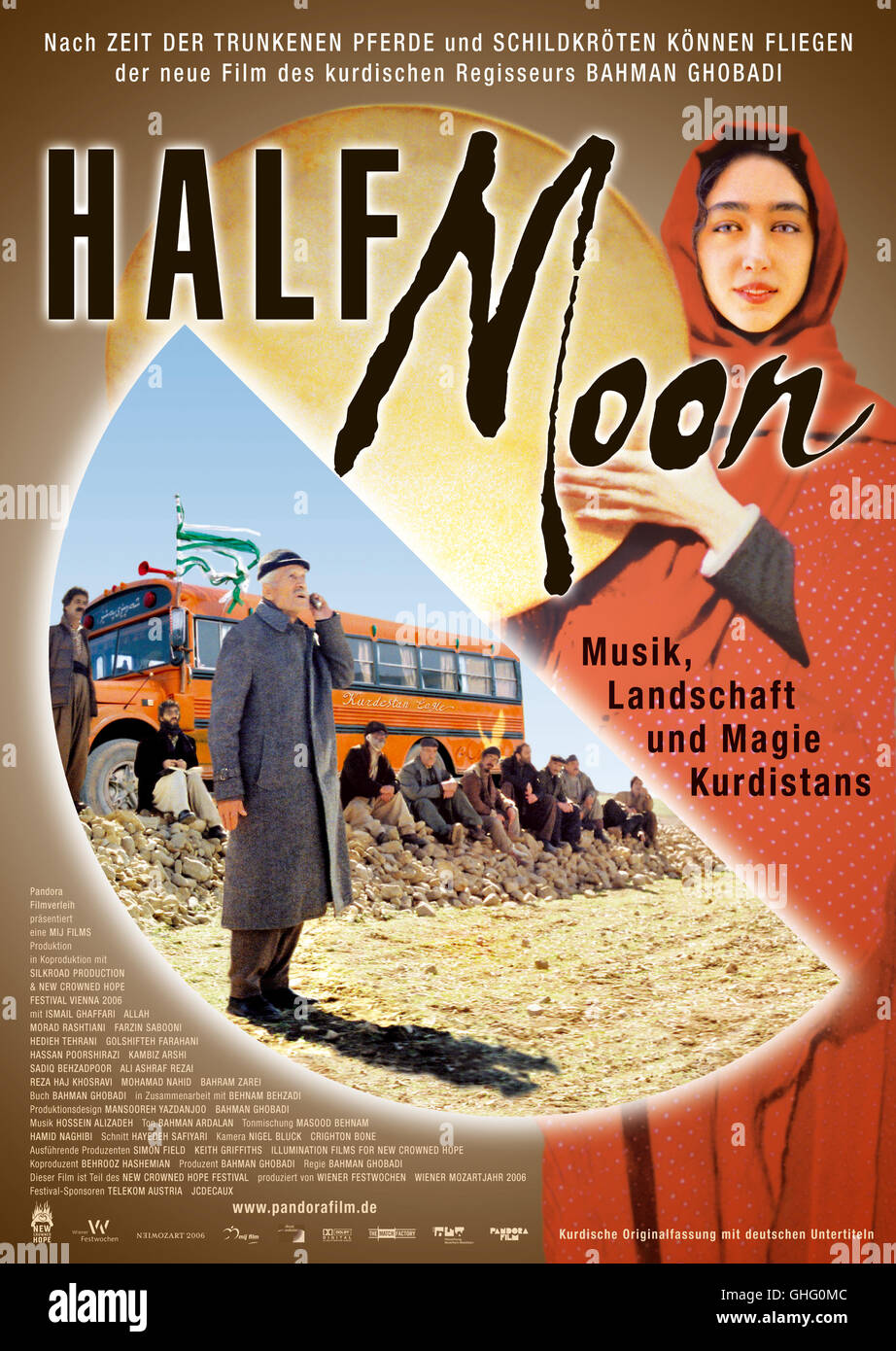 Half Moon / Filmplakat Regie: Bahman Ghobadi aka. Half Moon / Niwe mung /  Niwemang Stock Photo - Alamy