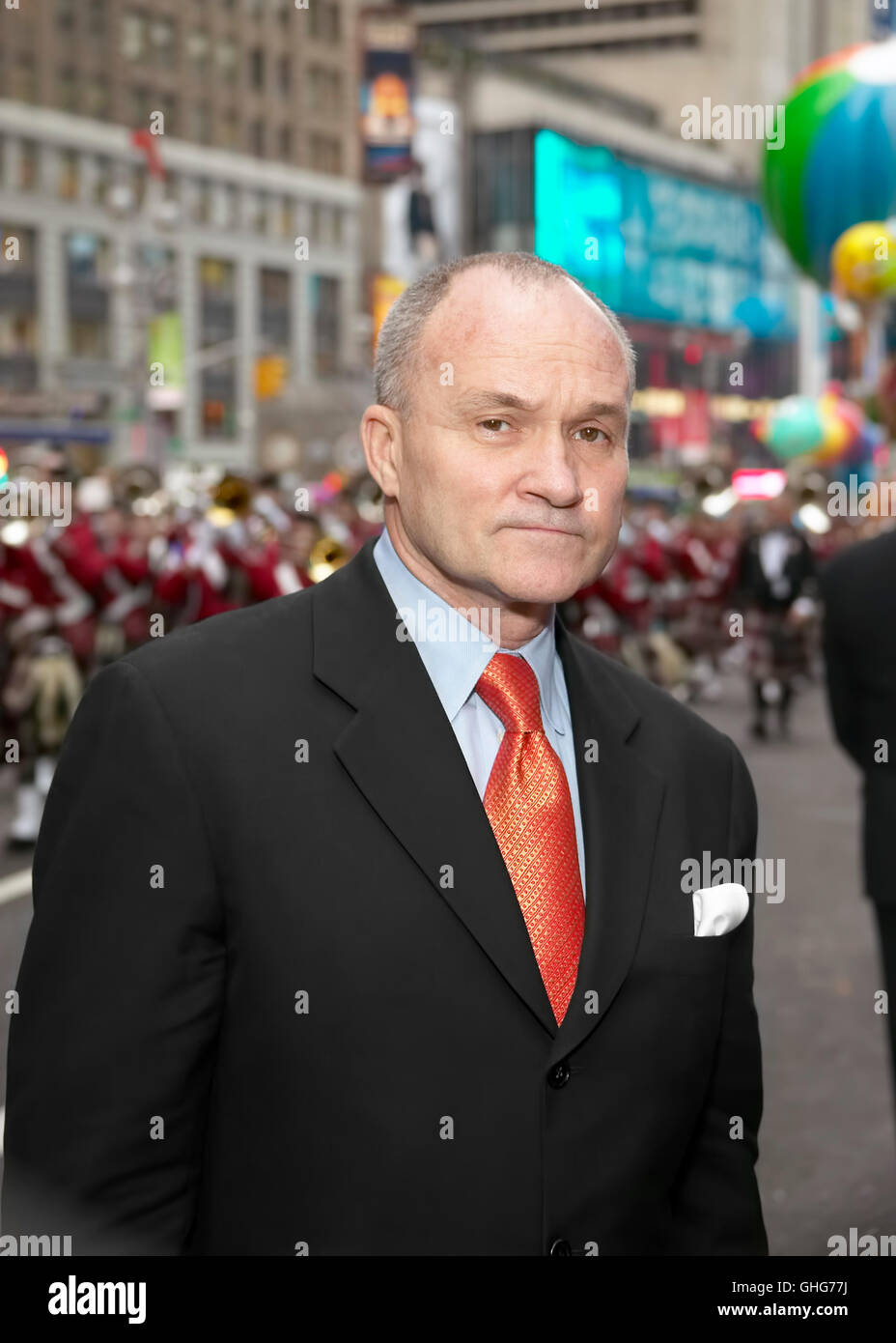 Former NYC police chief Raymond Kelly with Thanksgiving parade in background Stock Photo