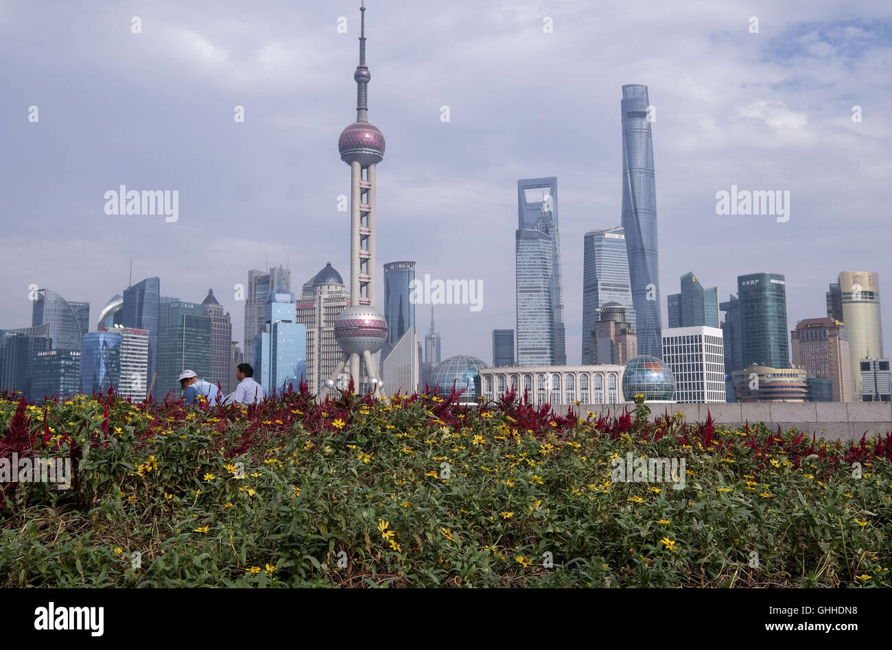 Los Angeles, California, USA. 5th Sep, 2016. The Pudong skyline is seen ...