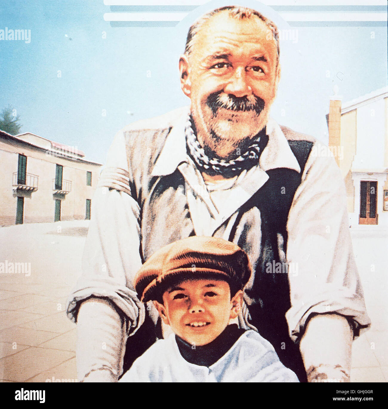 Bild: PHILIPPE NOIRET(Alfredo), SALVATORE CASCIO (Salvatore als Kind)  Regie: Giuseppe Tornatore aka. Nuovo Cinema Paradiso Stock Photo - Alamy