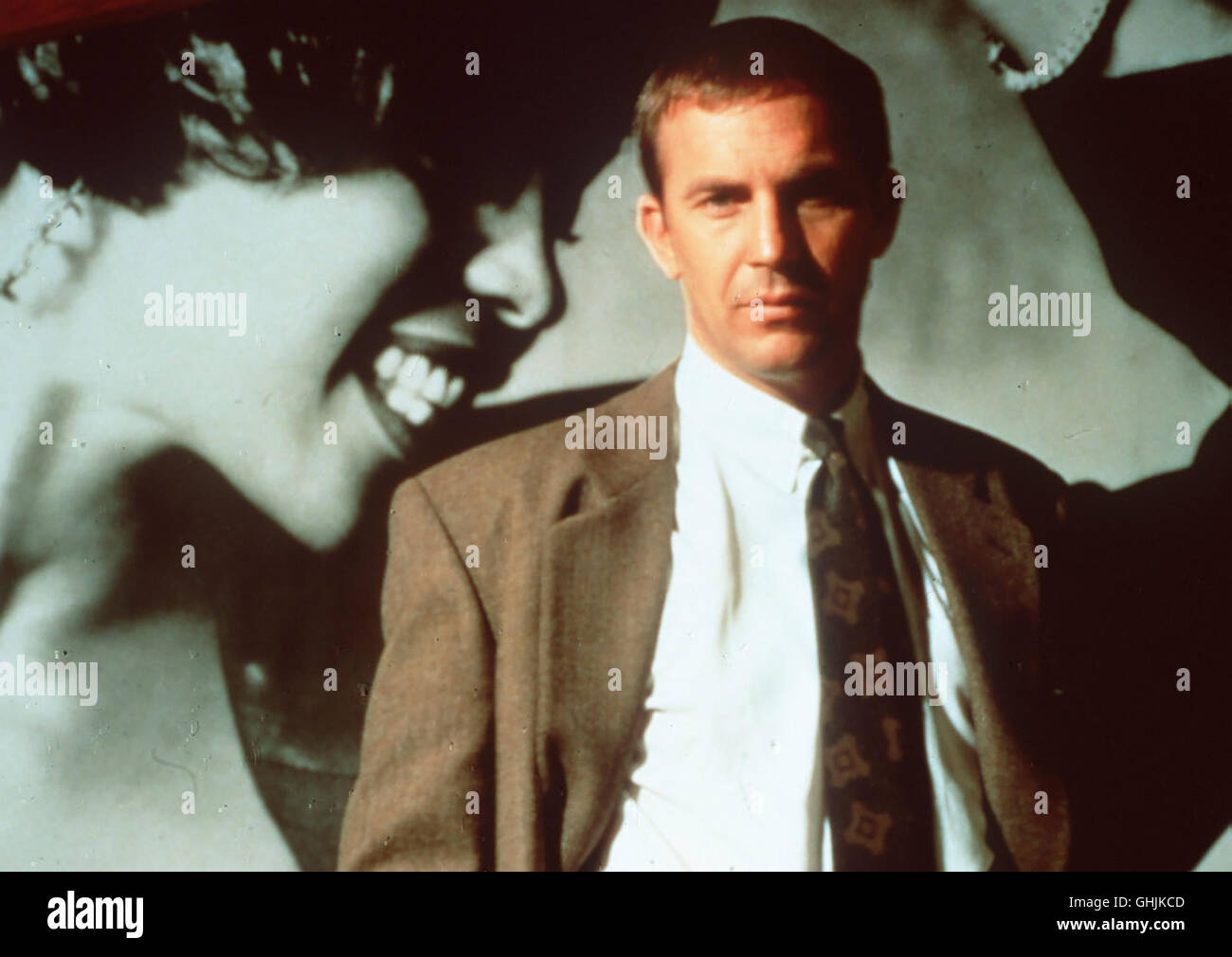 Bodyguard Frank Farmer (KEVIN COSTNER) soll die berühmte Schauspielerin