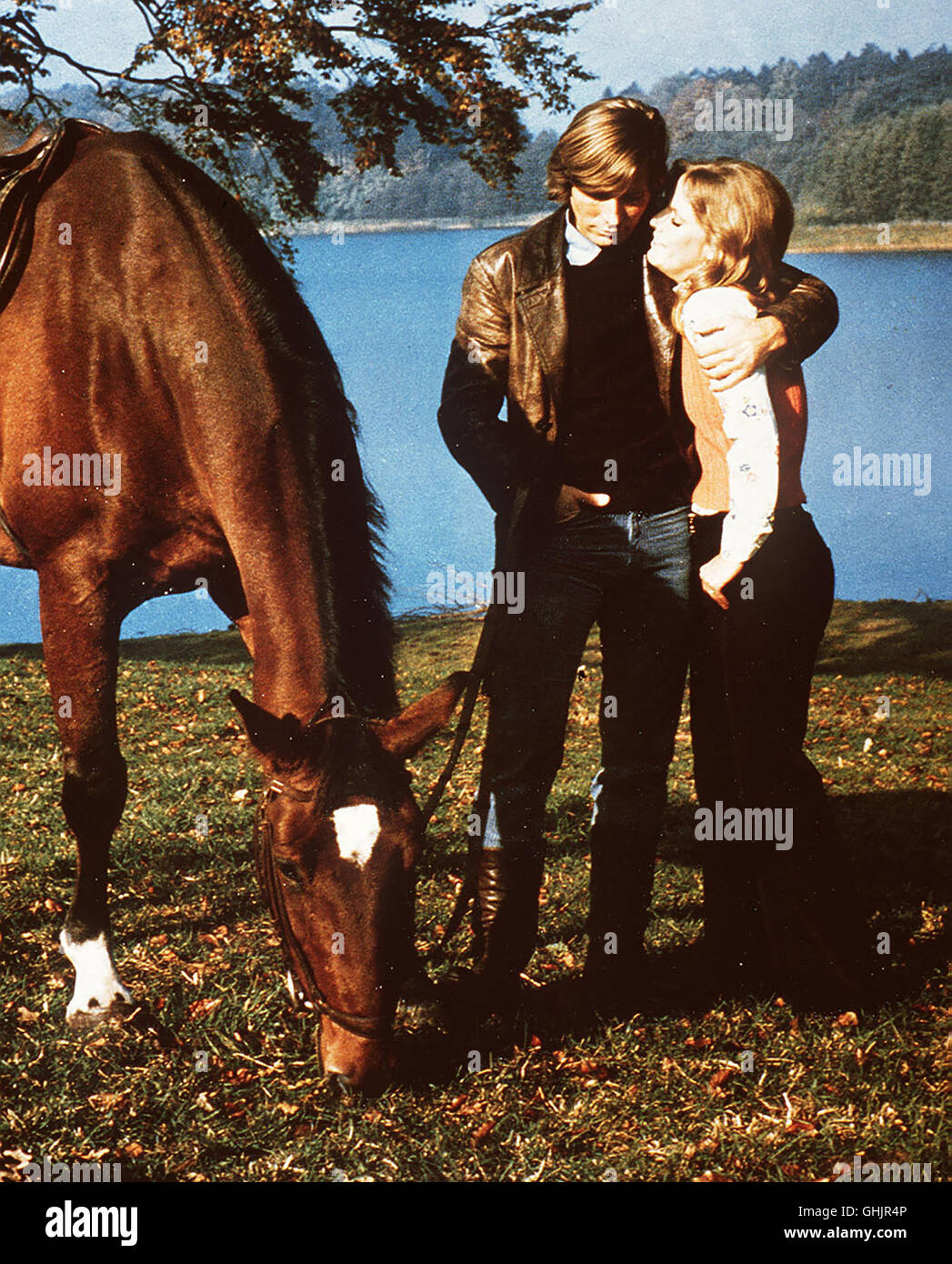 Alle lieben Dalli (HEIDI BRÜHL) - auch Pächter Alexander Arkens (HORST JANSON), der zunächst nicht gut auf sie zu sprechen war... Regie: Wolfgang Schleif Stock Photo