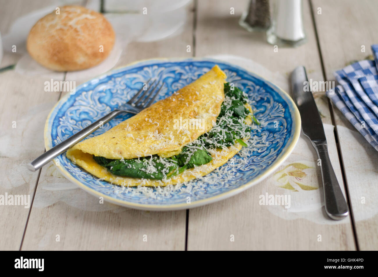 Spinach omelette hires stock photography and images Alamy