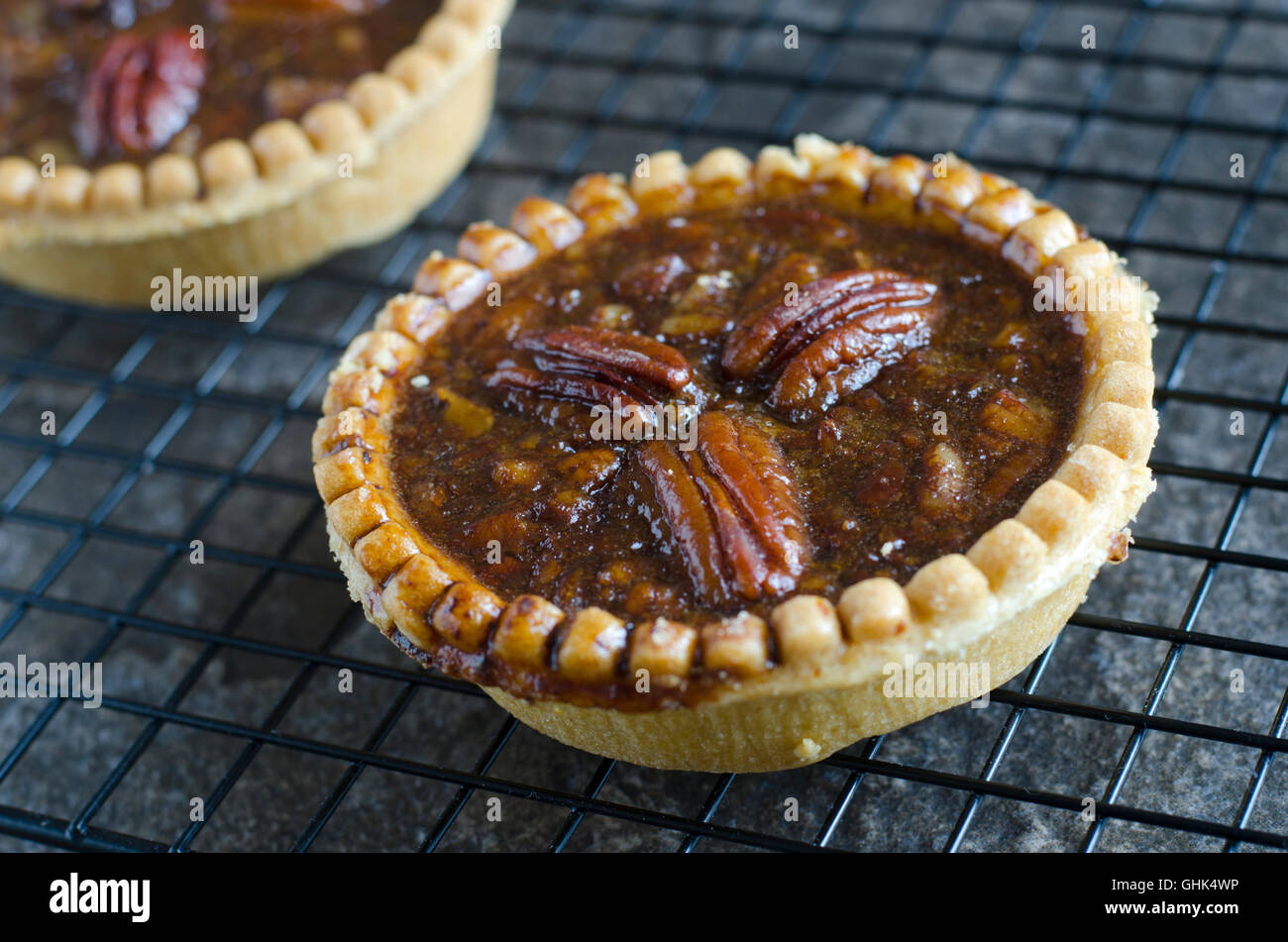 Walnut and pecan cake hires stock photography and images Alamy
