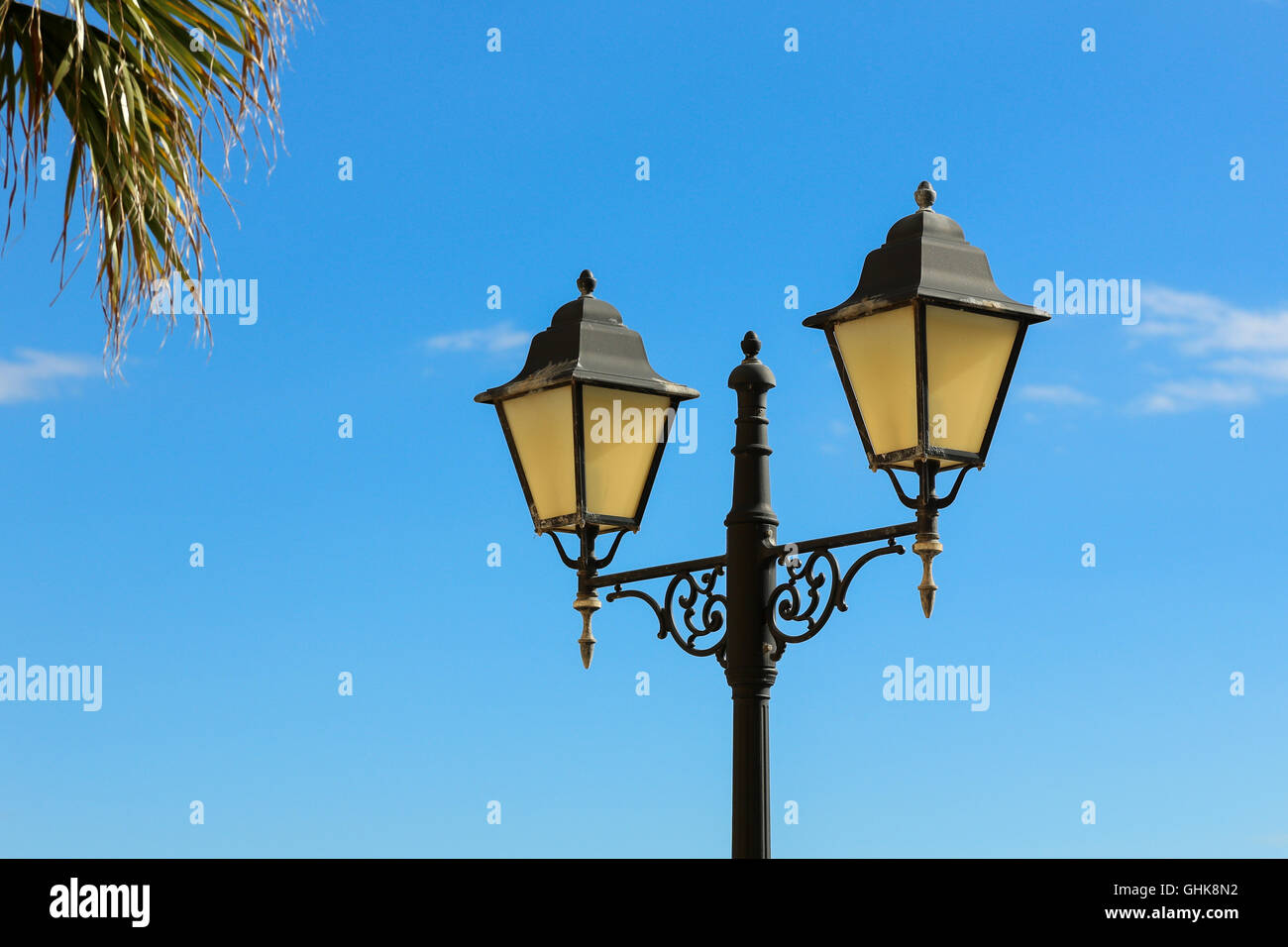 Antique Street Lamps High Resolution Stock Photography and Images - Alamy